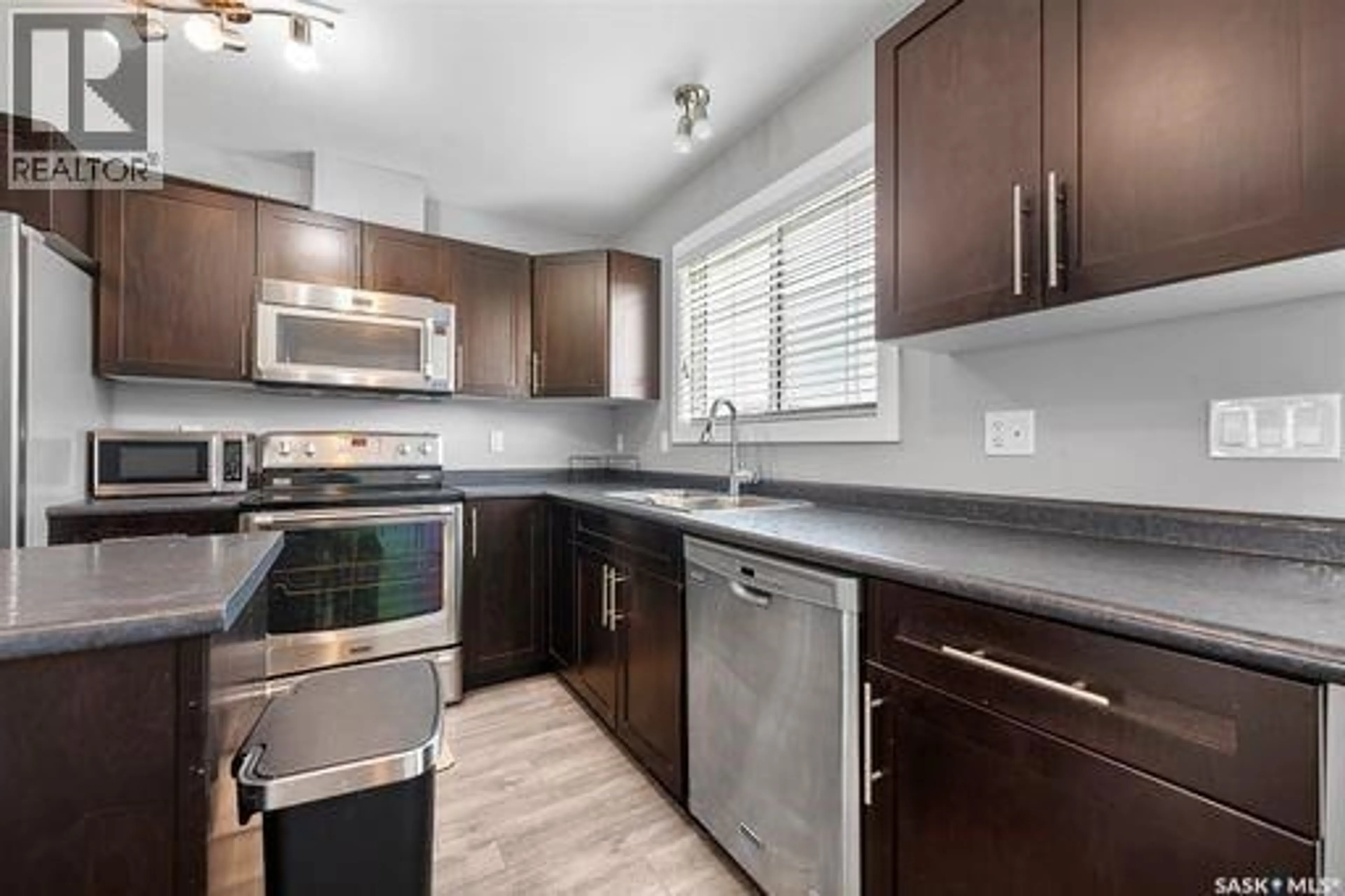 Standard kitchen, unknown for 4612 ALBULET DRIVE, Regina Saskatchewan S4W0R3