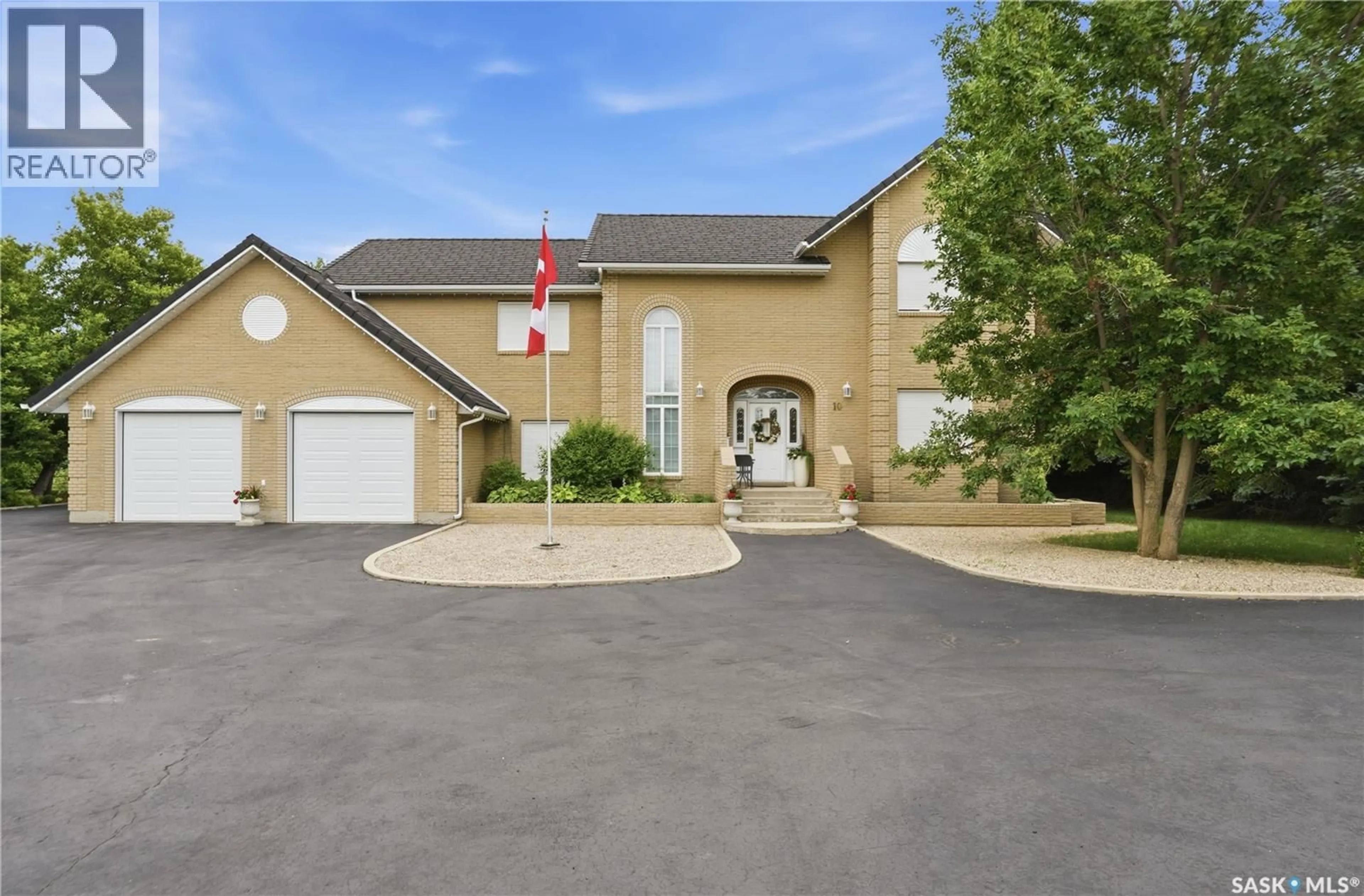 Indoor foyer for 10 RUBY PLACE, Edenwold Rm No.158 Saskatchewan S4L1A9