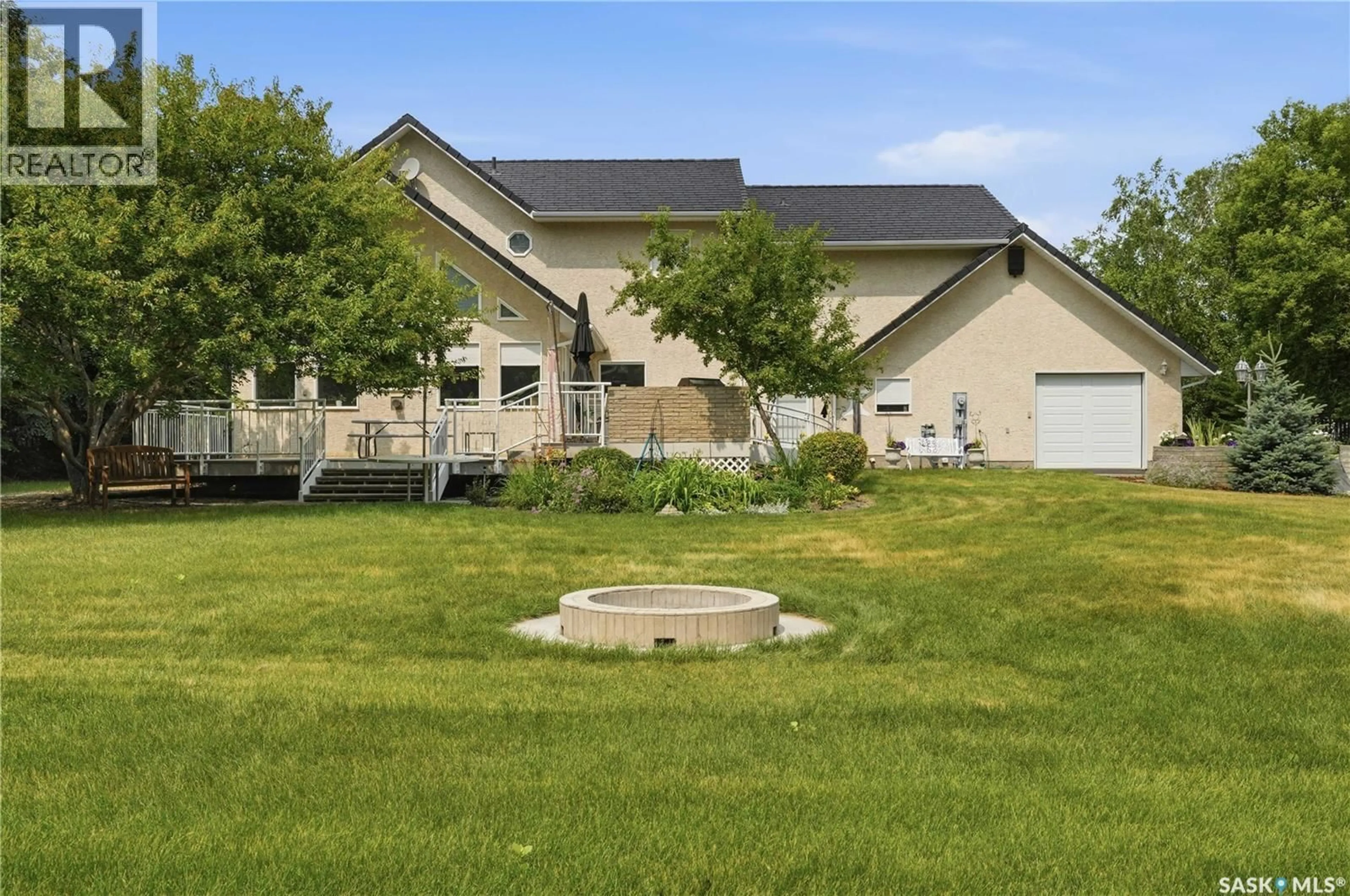 A pic from outside/outdoor area/front of a property/back of a property/a pic from drone, unknown for 10 RUBY PLACE, Edenwold Rm No.158 Saskatchewan S4L1A9