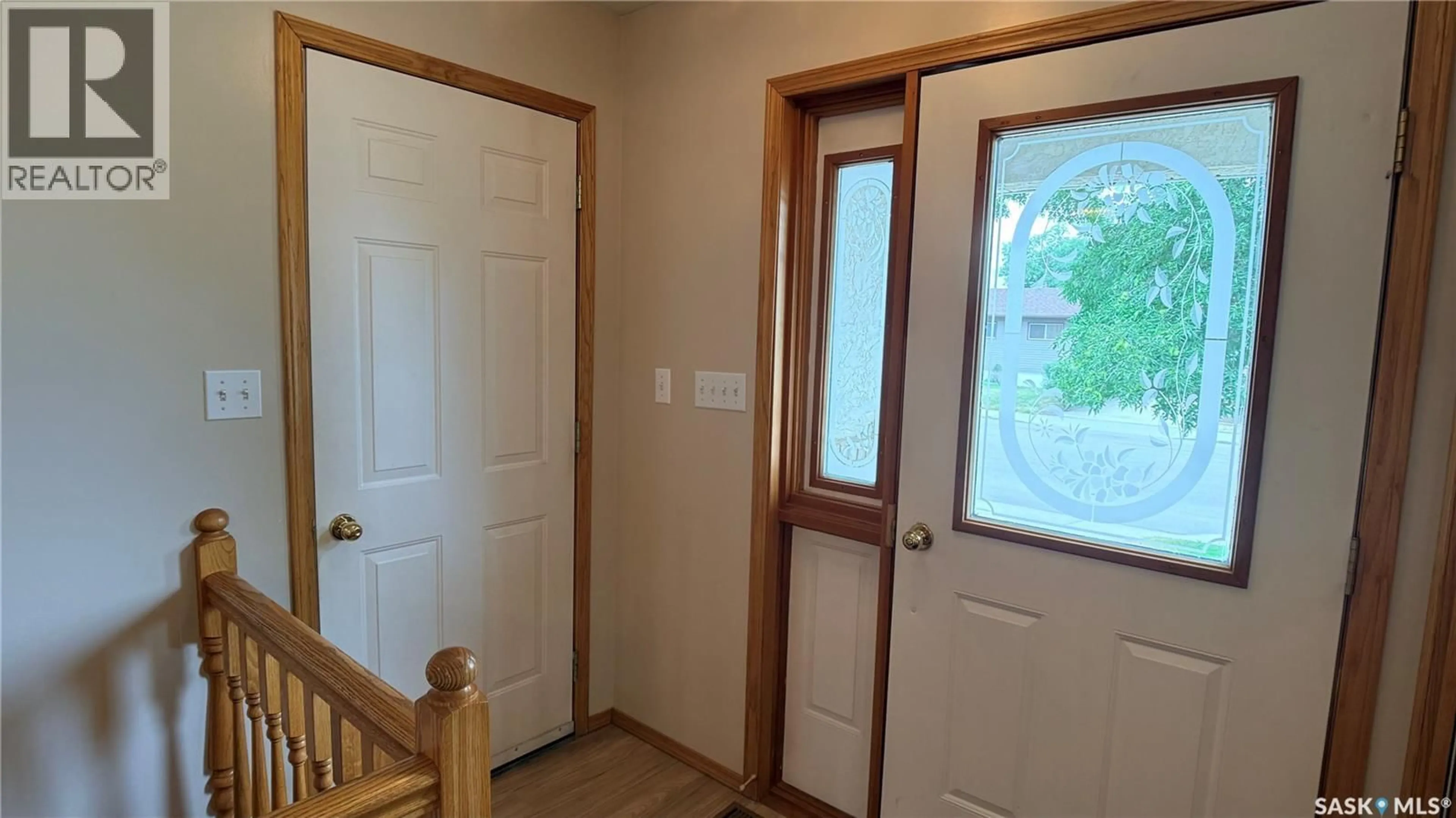 Indoor entryway for 926 HENRY STREET, Estevan Saskatchewan S4A1N6