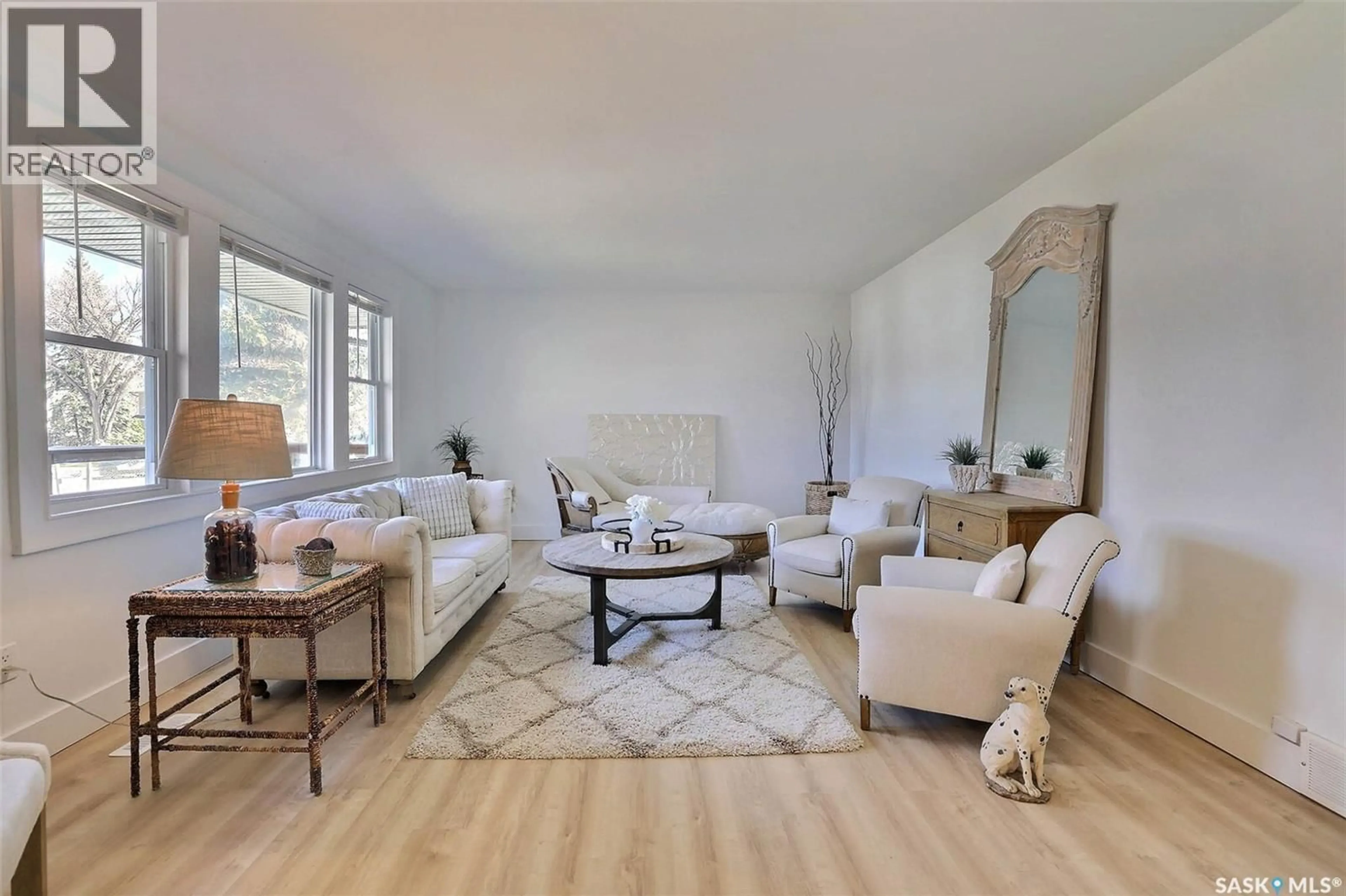 Living room with furniture, unknown for 1409 SHANNON ROAD, Regina Saskatchewan S4S5L4