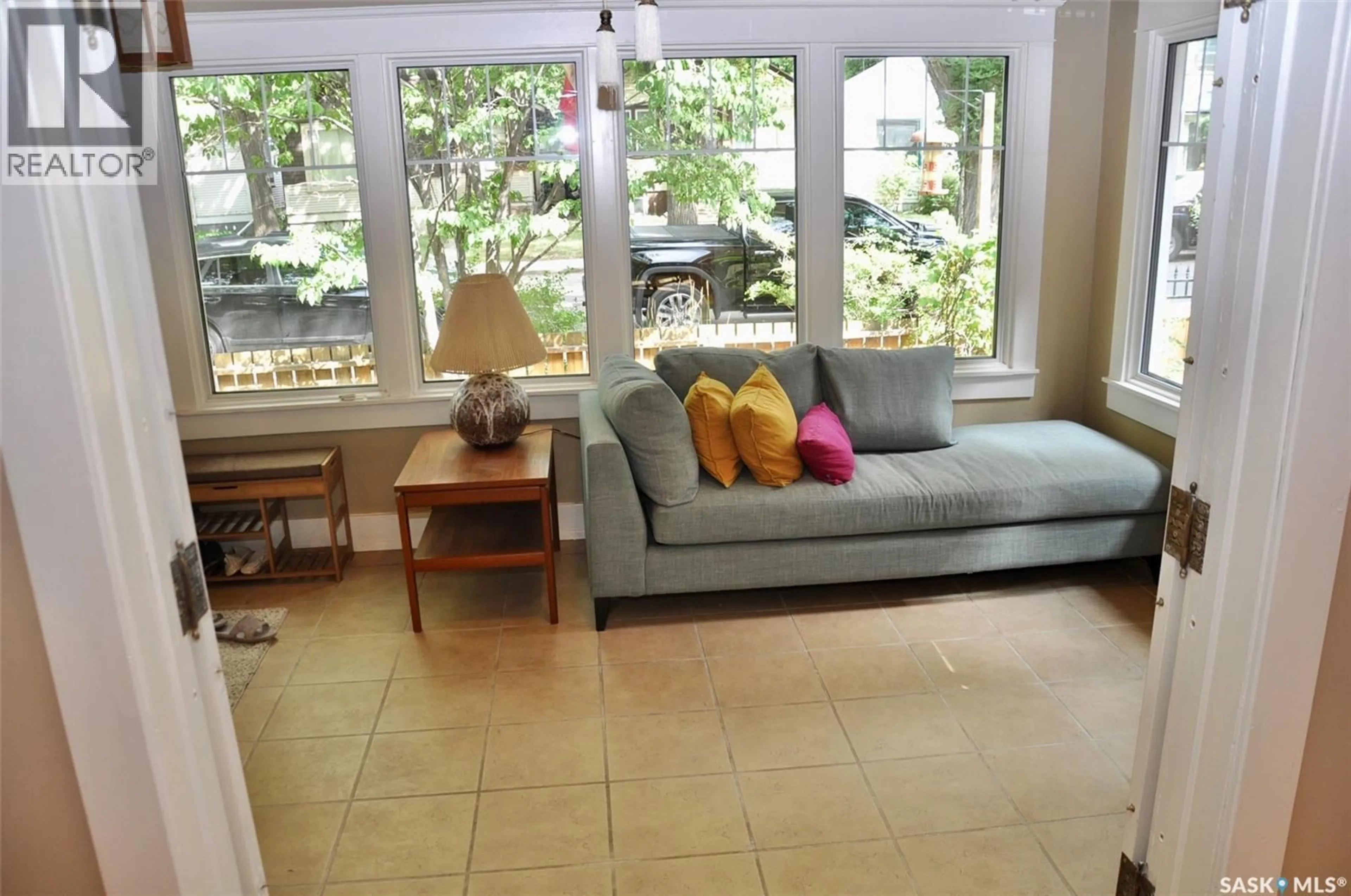 Living room with furniture, unknown for 623 4TH AVENUE, Saskatoon Saskatchewan S7K2M8