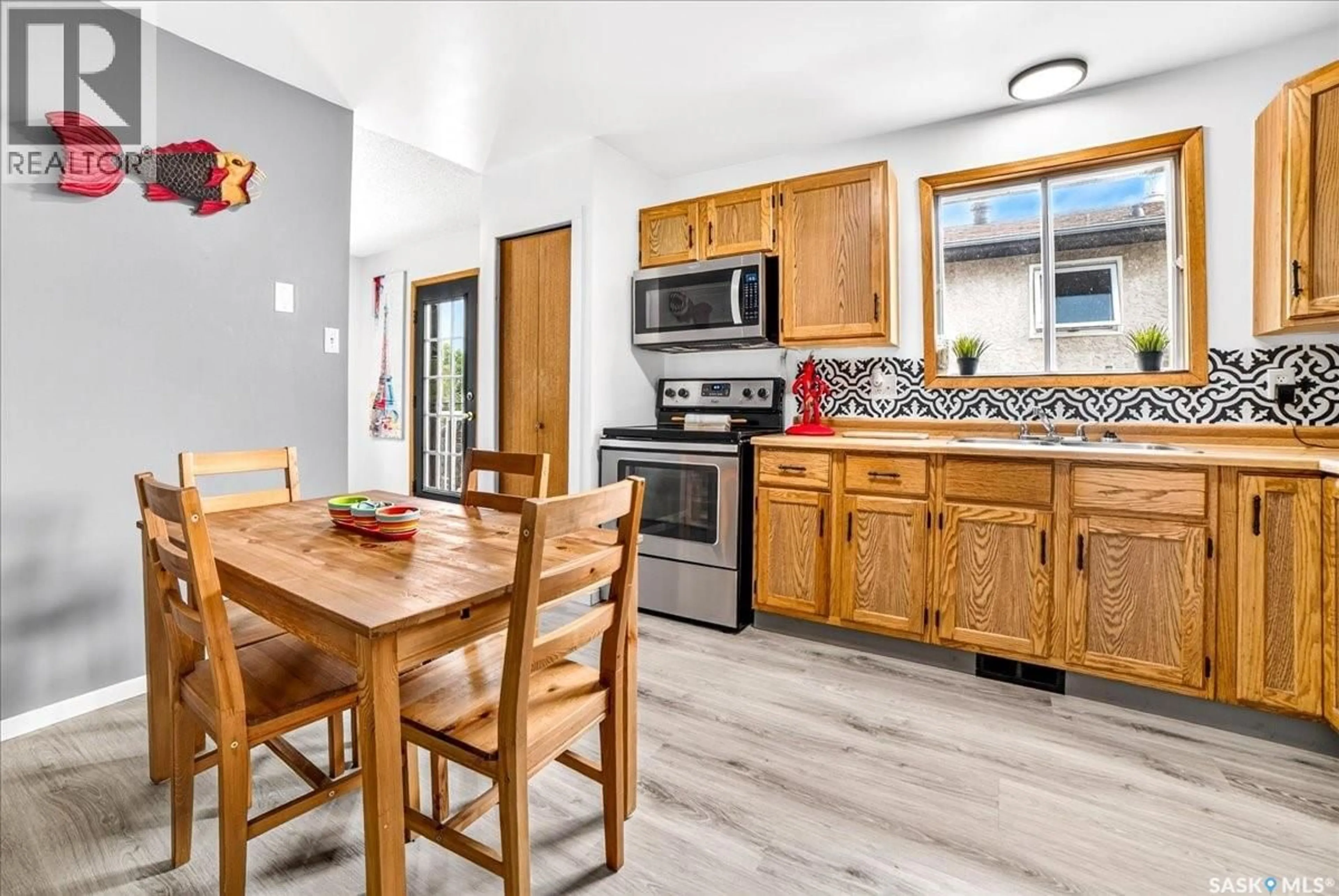 Open concept kitchen, ceramic/tile floor for 1324 COURTNEY STREET, Regina Saskatchewan S4T7S1