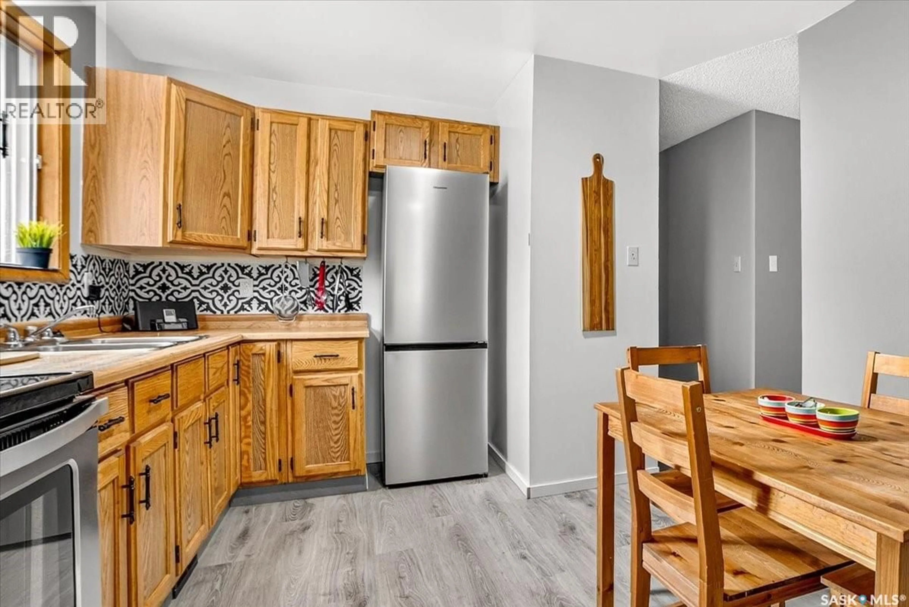Standard kitchen, unknown for 1324 COURTNEY STREET, Regina Saskatchewan S4T7S1