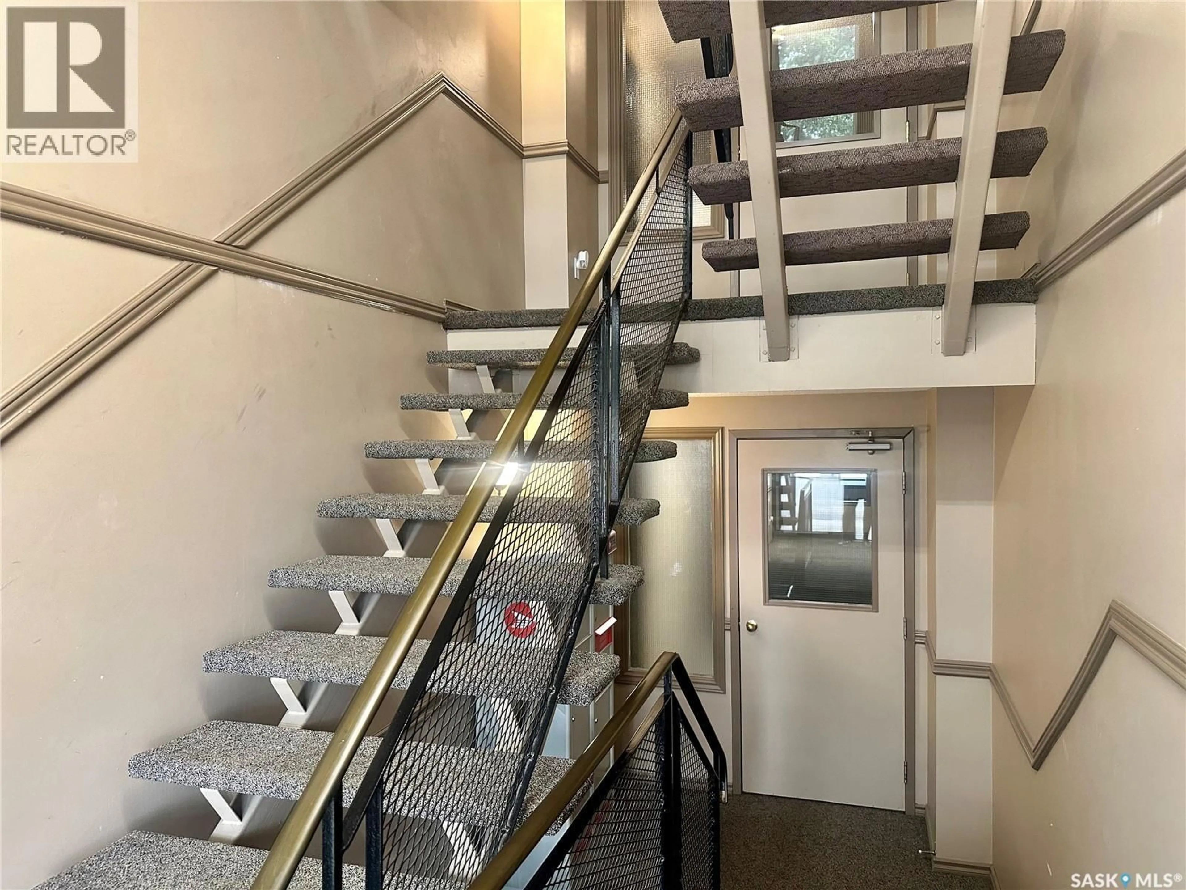 Stairs for 11 365 ANGUS STREET, Regina Saskatchewan S4R3K7
