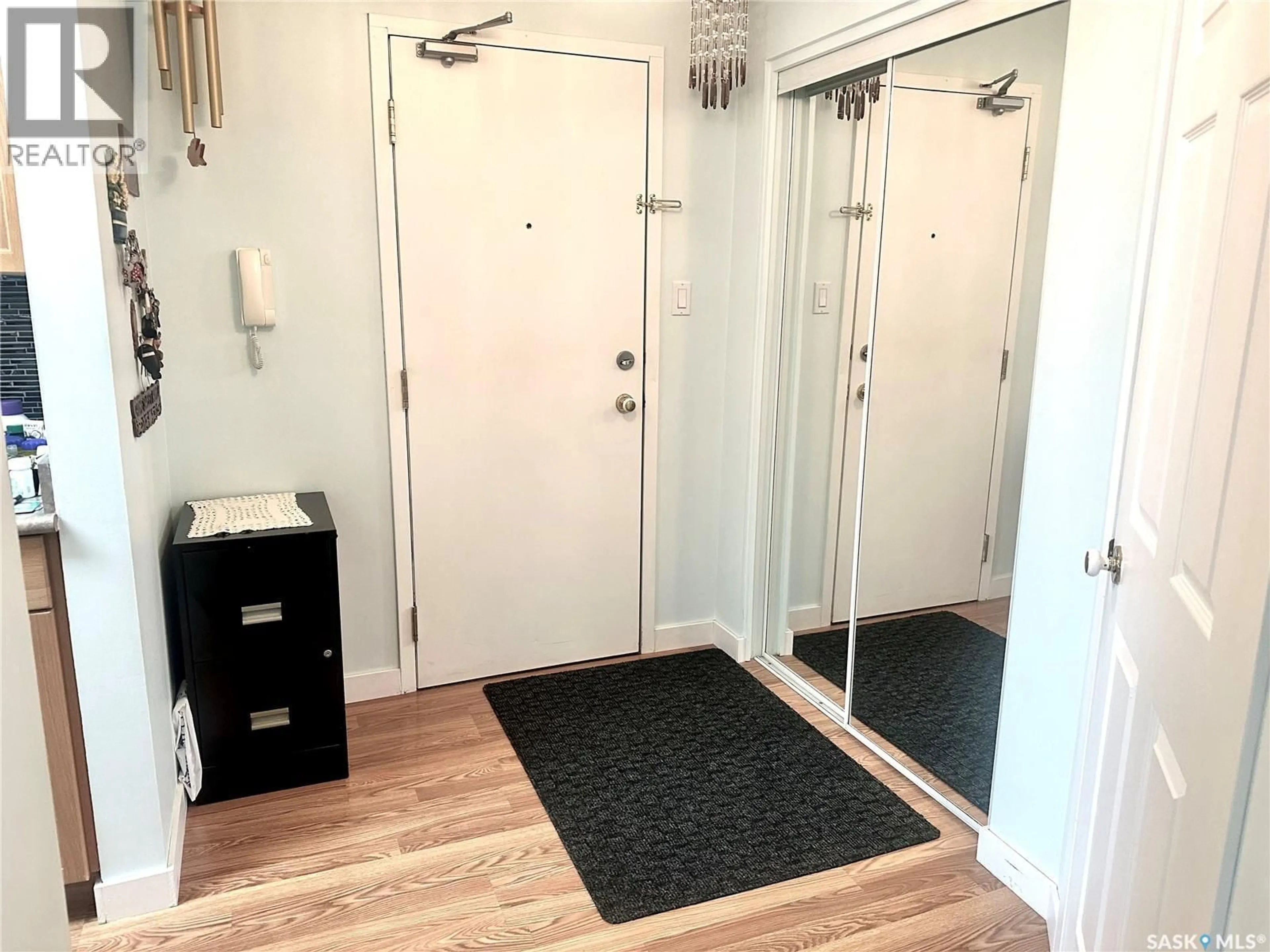Indoor entryway for 11 365 ANGUS STREET, Regina Saskatchewan S4R3K7