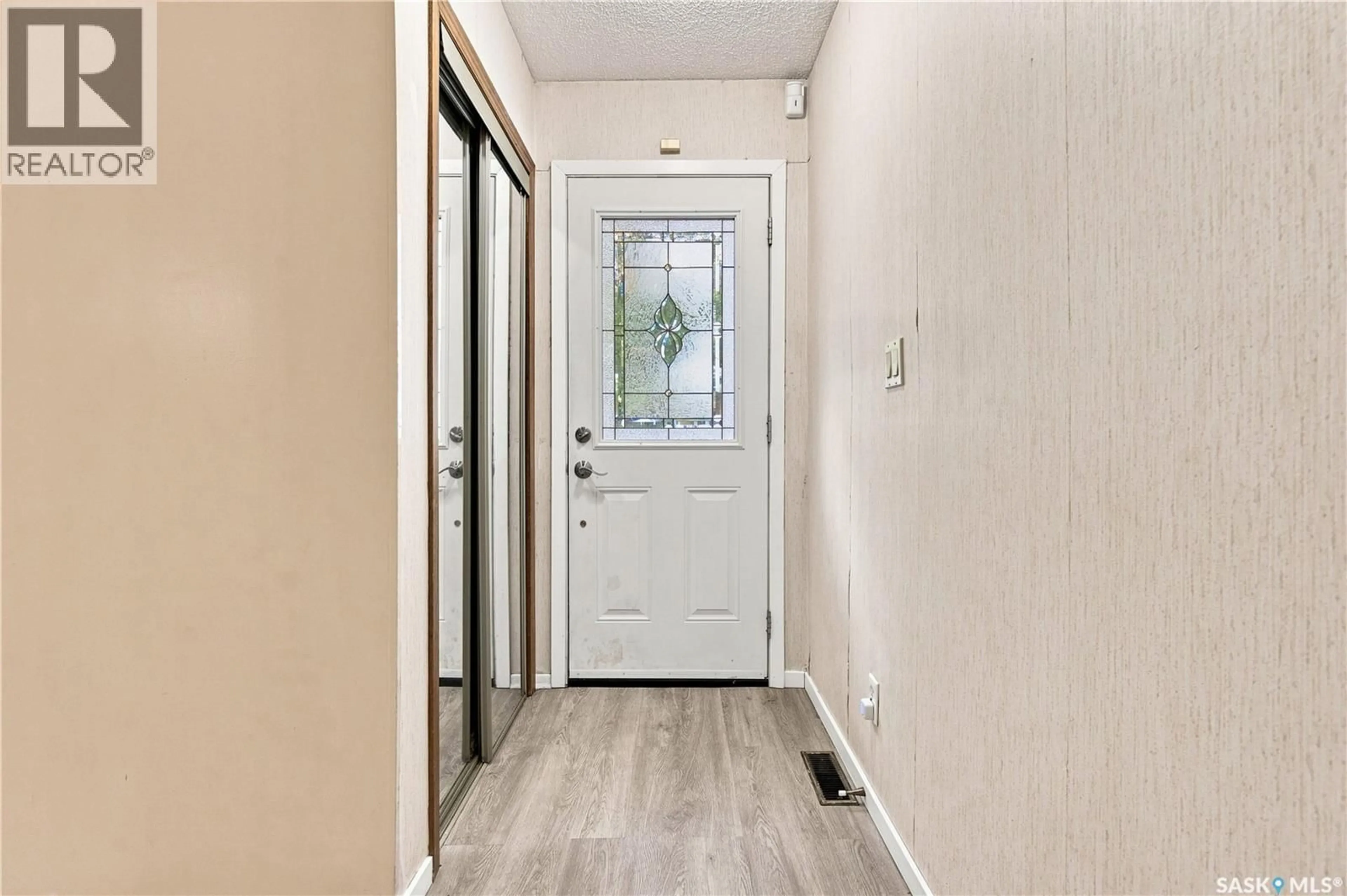 Indoor entryway for 347 TRUDELLE CRESCENT, Regina Saskatchewan S4T6X1