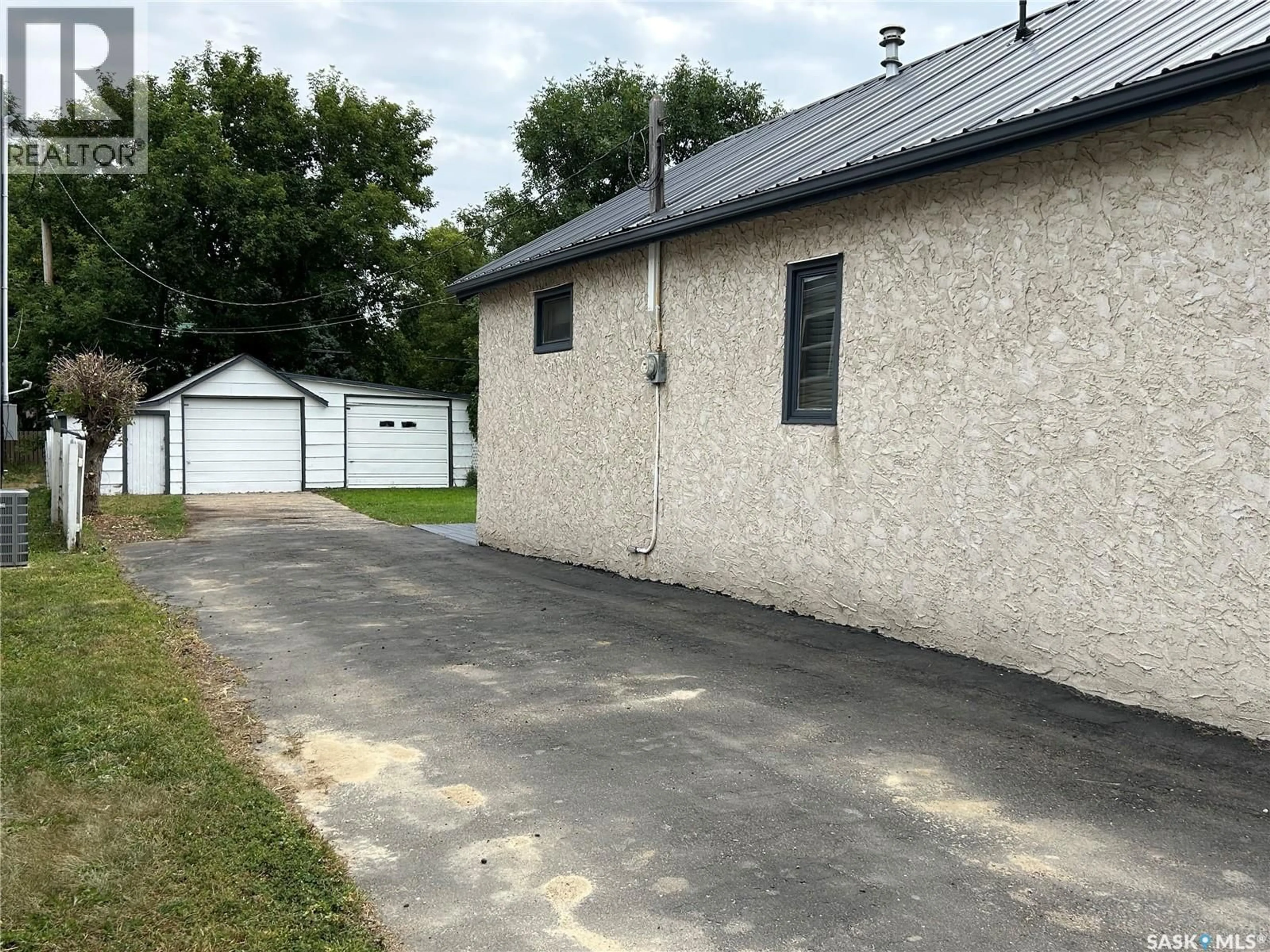 A pic from outside/outdoor area/front of a property/back of a property/a pic from drone, street for 317 ALDRIDGE STREET, Bienfait Saskatchewan S0C0M0