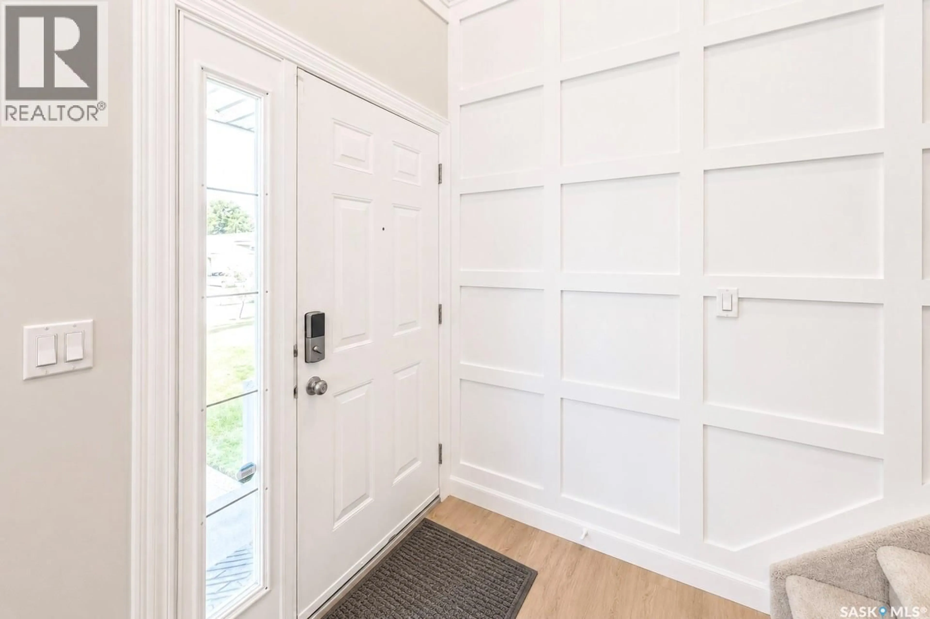 Indoor entryway for 338 STENSRUD ROAD, Saskatoon Saskatchewan S7W1B4