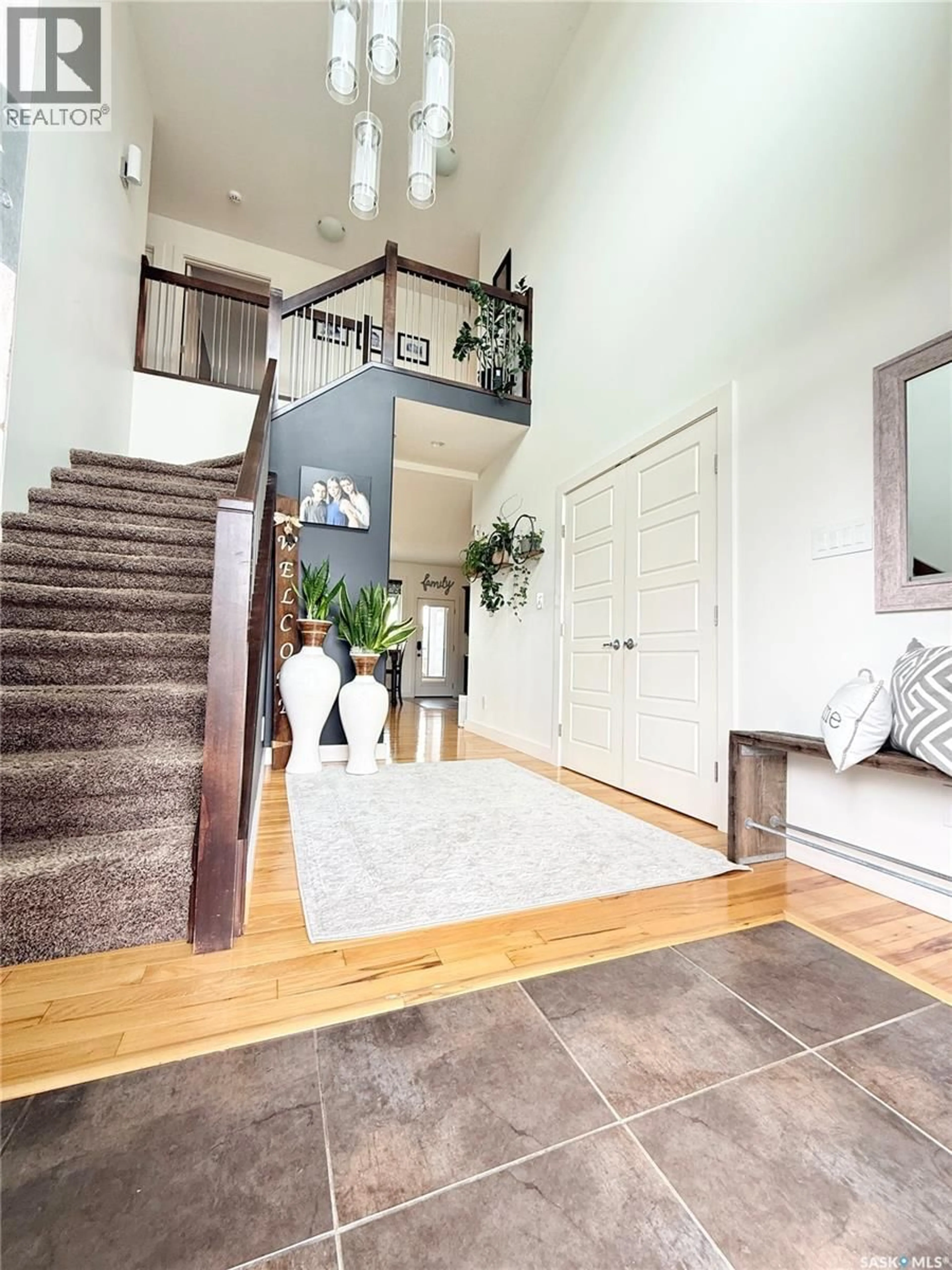 Indoor entryway for 505 BROWN CRESCENT, Weyburn Saskatchewan S4H0M9