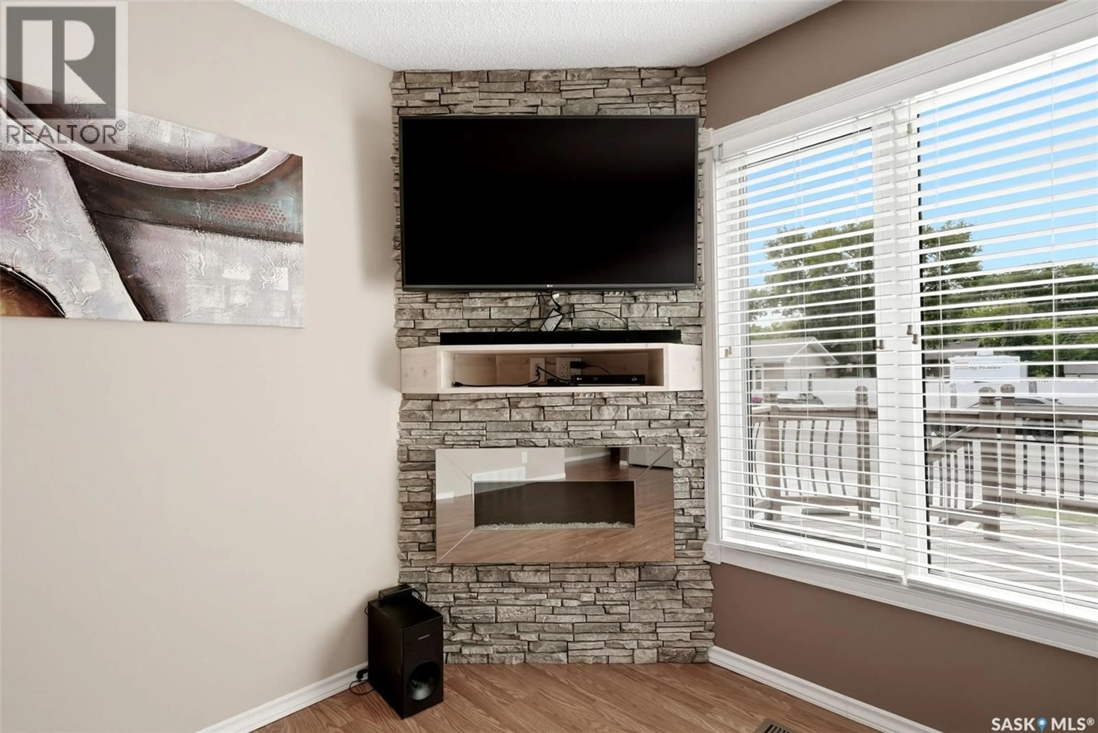 Home theater for 2518 7TH AVENUE, Regina Saskatchewan S4N5T4