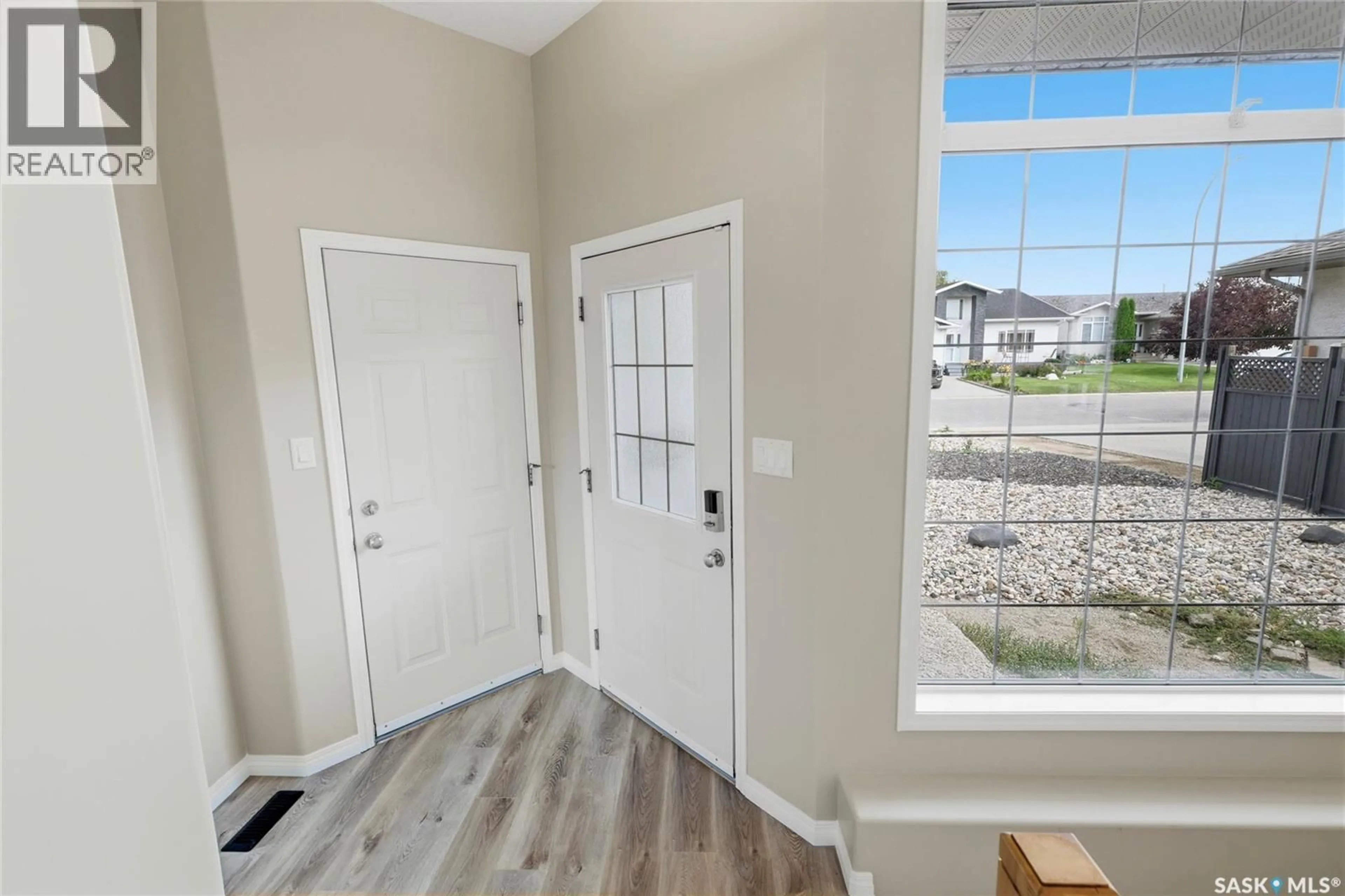 Indoor entryway for 7323 MAPLE VIEW CRESCENT, Regina Saskatchewan S4X4S8