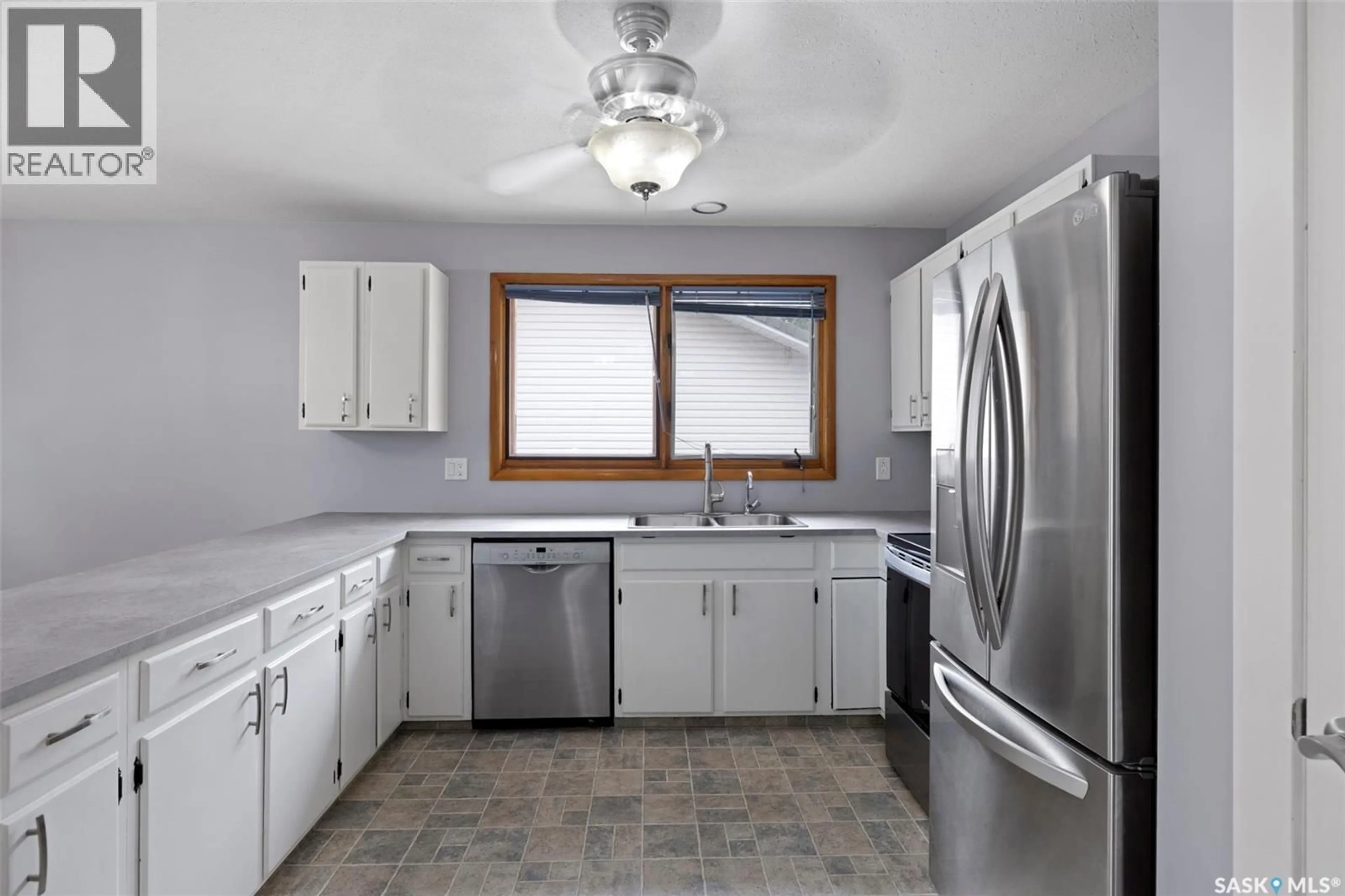 Standard kitchen, unknown for 336 TORONTO STREET, Regina Saskatchewan S4R2T8