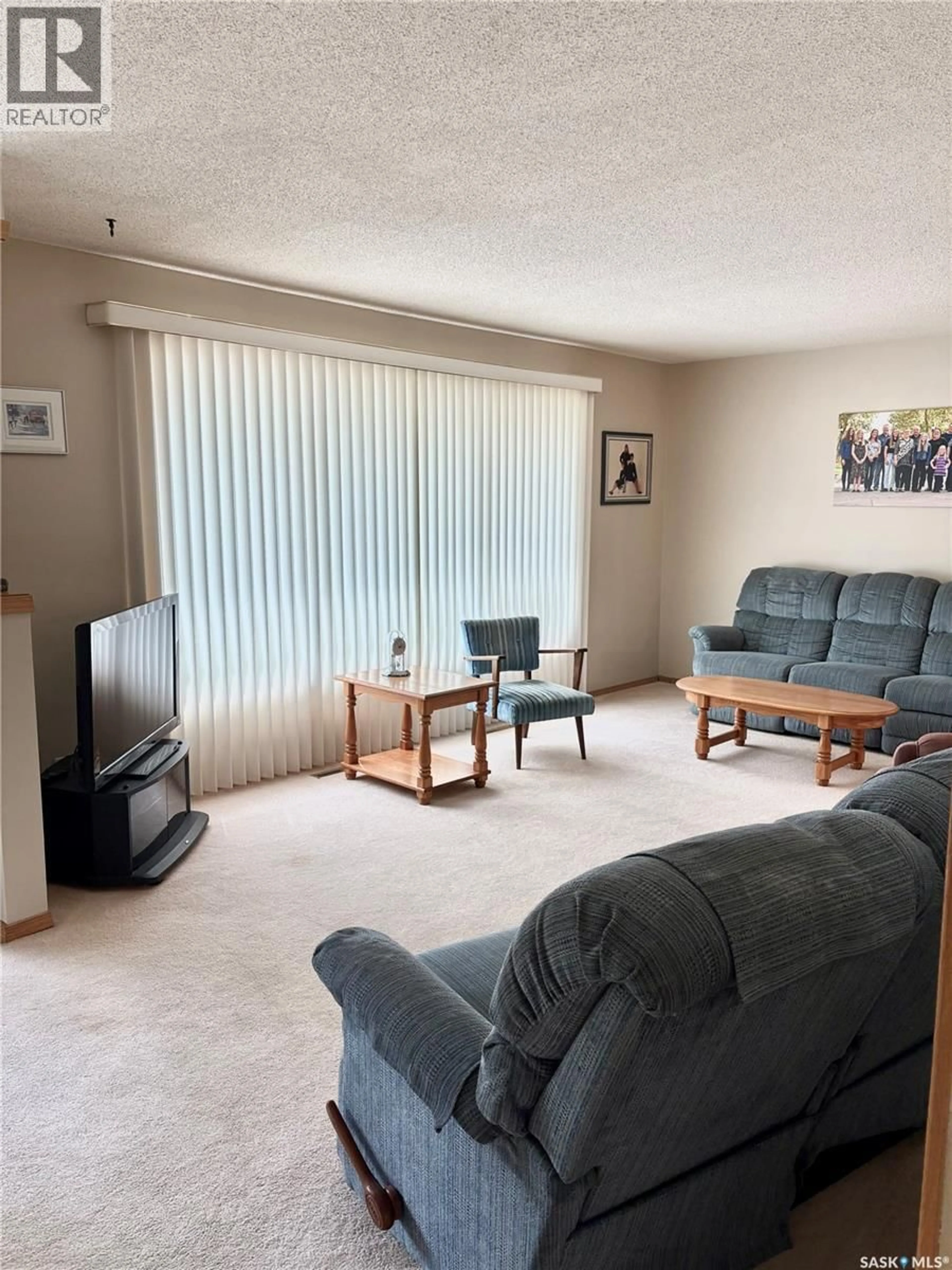 Living room with furniture, unknown for 3116 3RD AVENUE, Regina Saskatchewan S4R0W6
