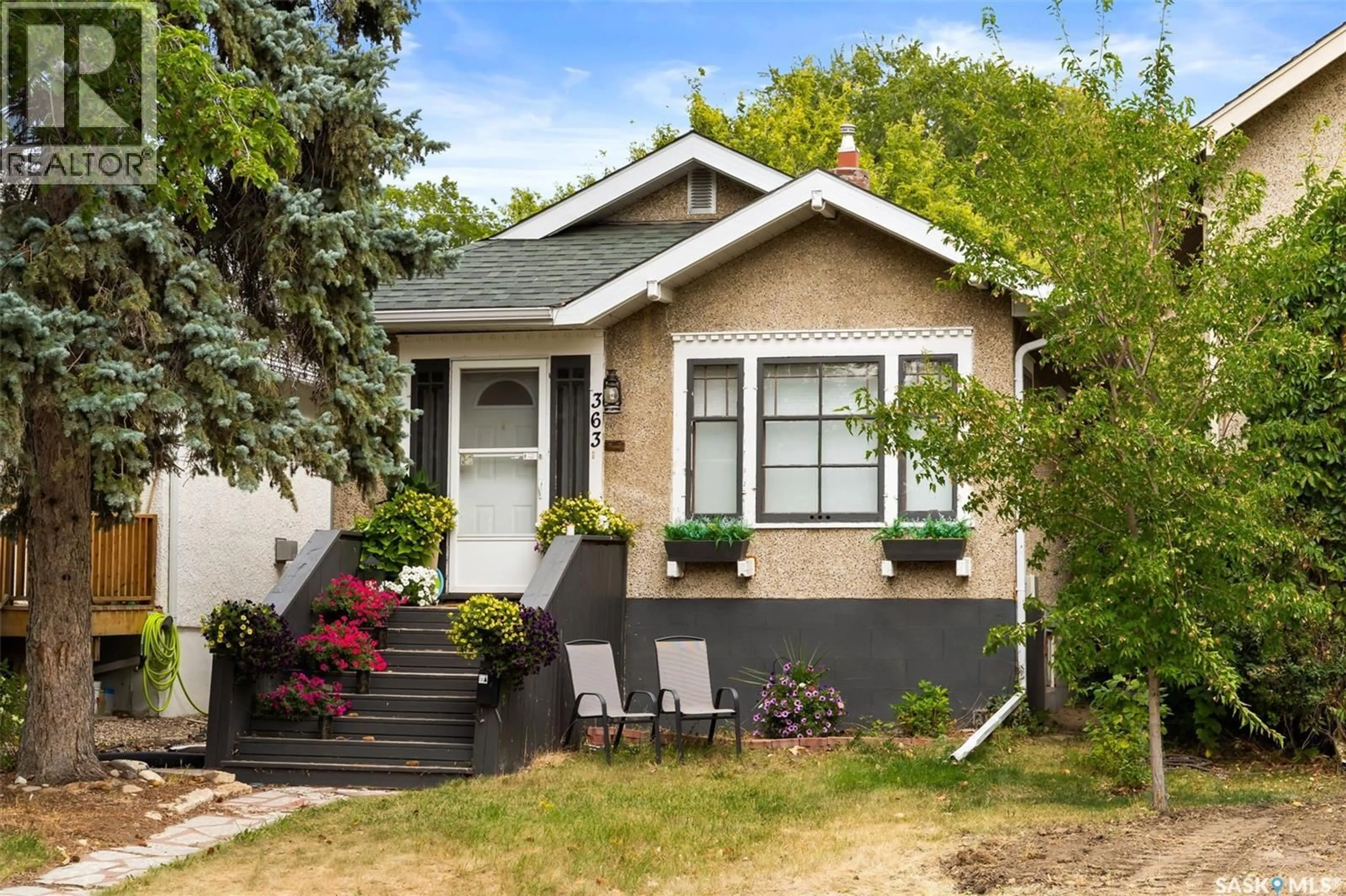 Home with vinyl exterior material, street for 363 LEOPOLD CRESCENT, Regina Saskatchewan S4T6N8
