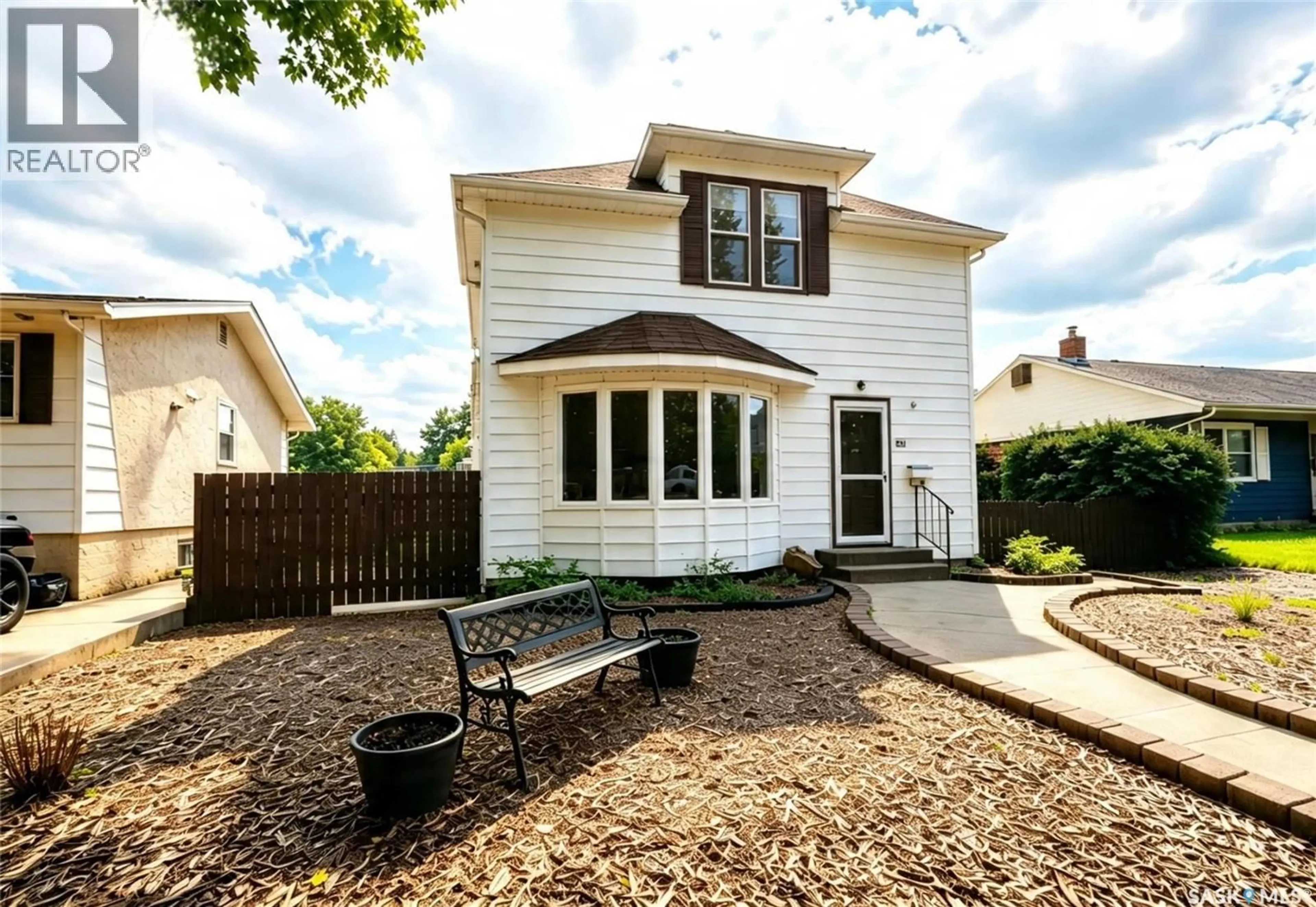 Home with vinyl exterior material, street for 210 HOOD STREET, Maple Creek Saskatchewan S0N1N0
