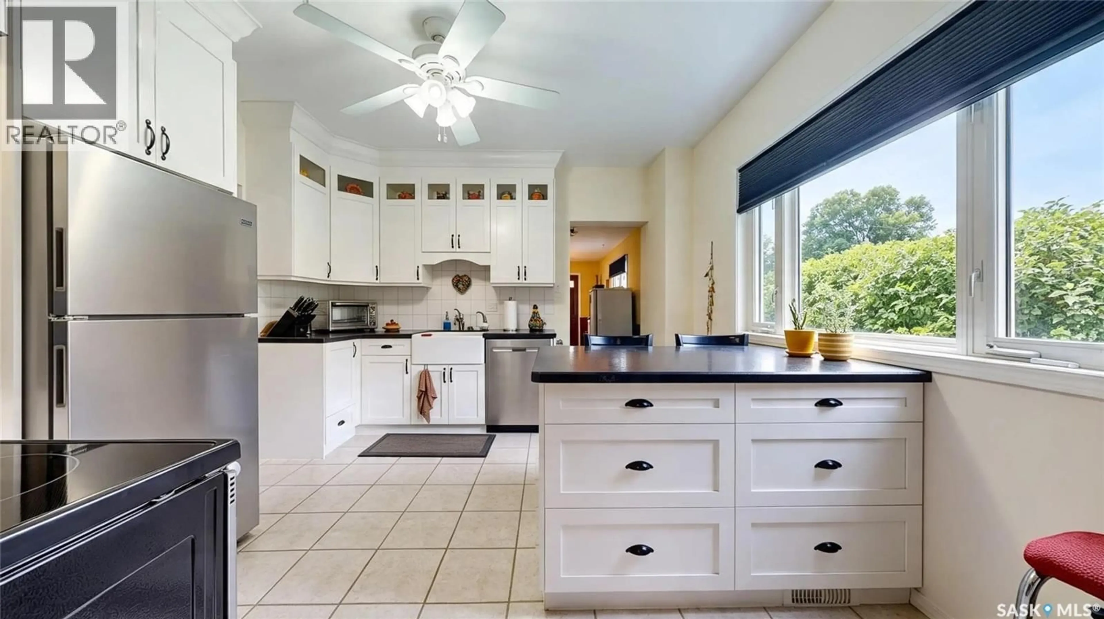 Open concept kitchen, ceramic/tile floor for 210 HOOD STREET, Maple Creek Saskatchewan S0N1N0