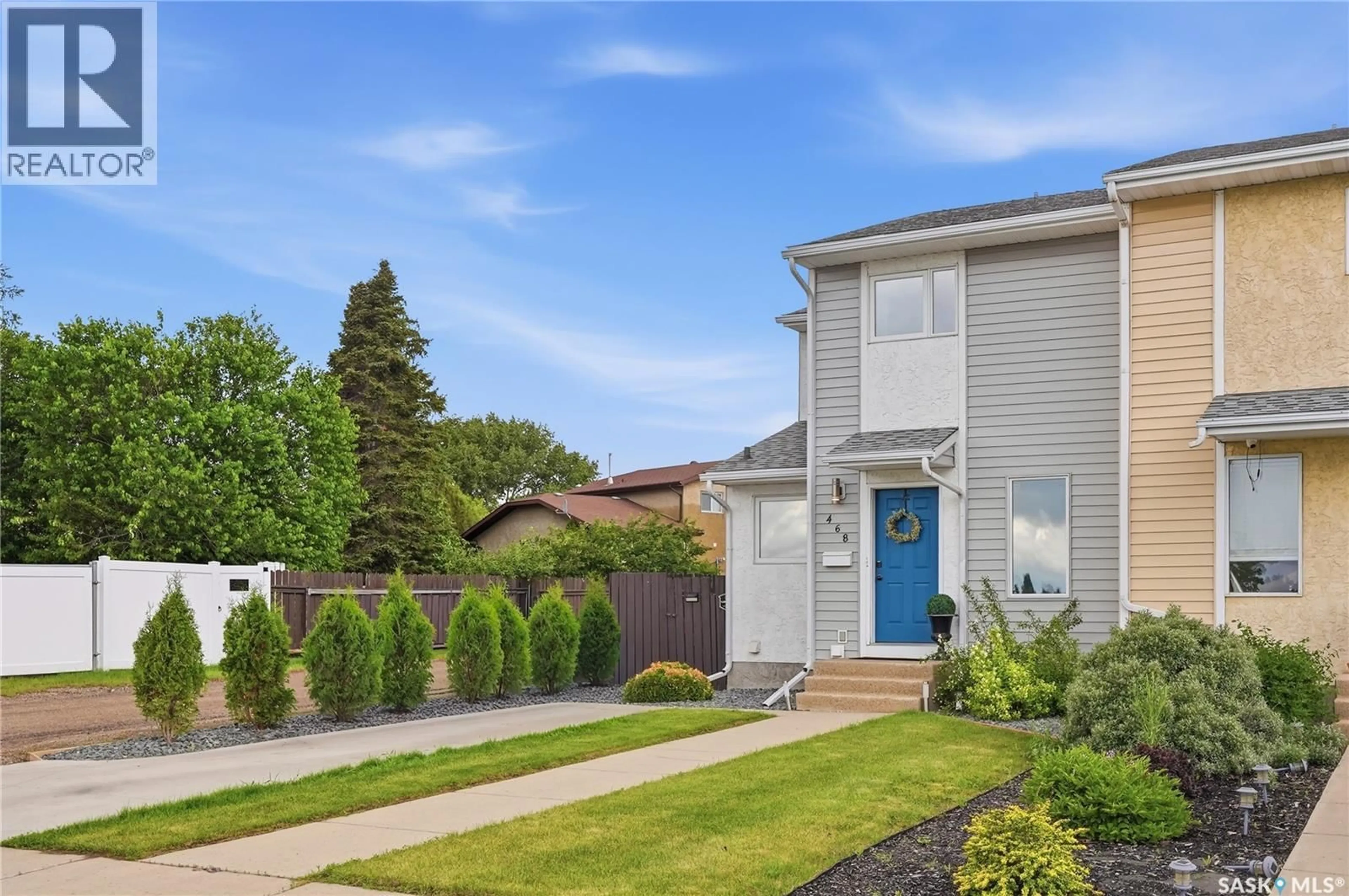 Home with vinyl exterior material, street for 468 BERINI DRIVE, Saskatoon Saskatchewan S7N3N6