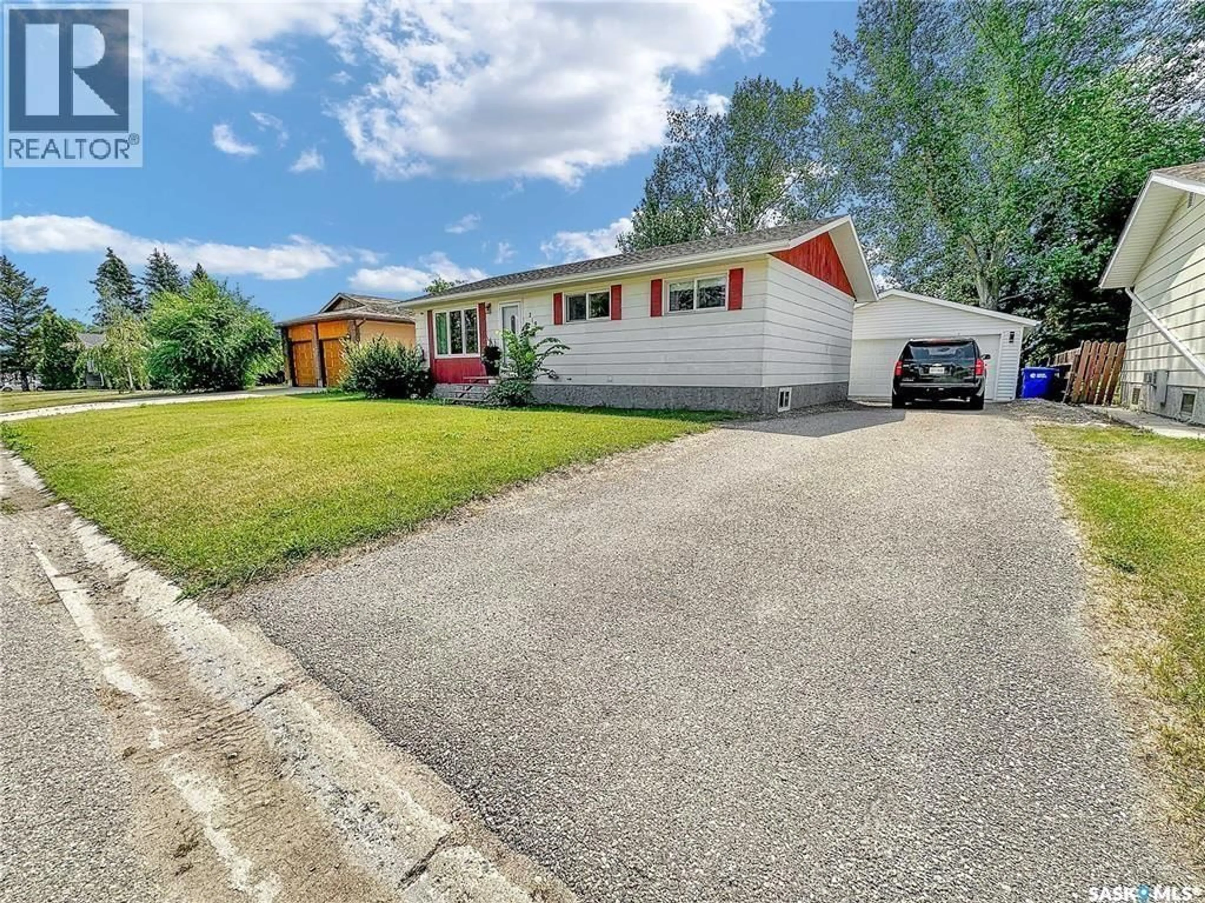A pic from outside/outdoor area/front of a property/back of a property/a pic from drone, street for 219 4TH AVENUE, Whitewood Saskatchewan S0G5C0