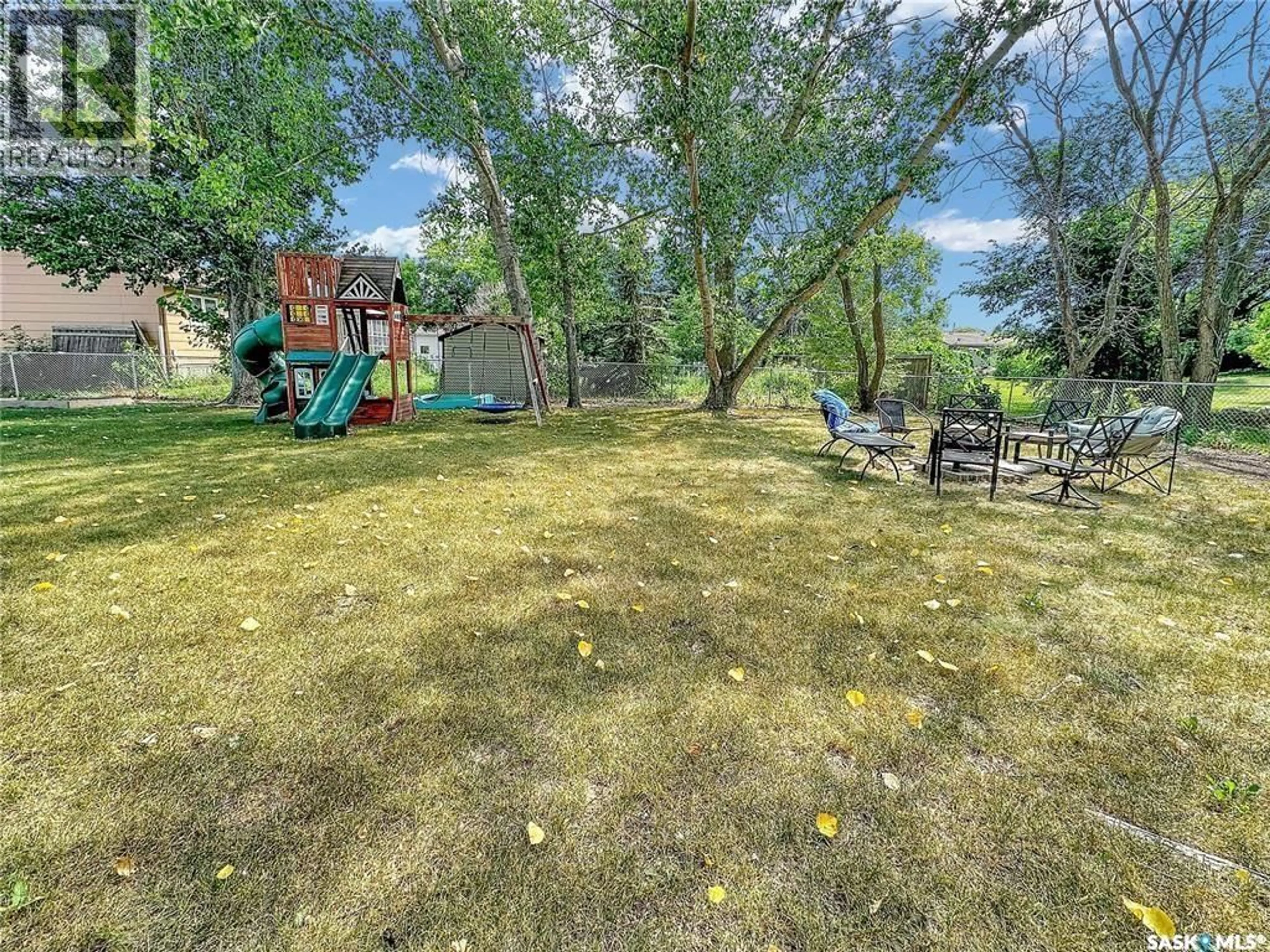 A pic from outside/outdoor area/front of a property/back of a property/a pic from drone, unknown for 219 4TH AVENUE, Whitewood Saskatchewan S0G5C0