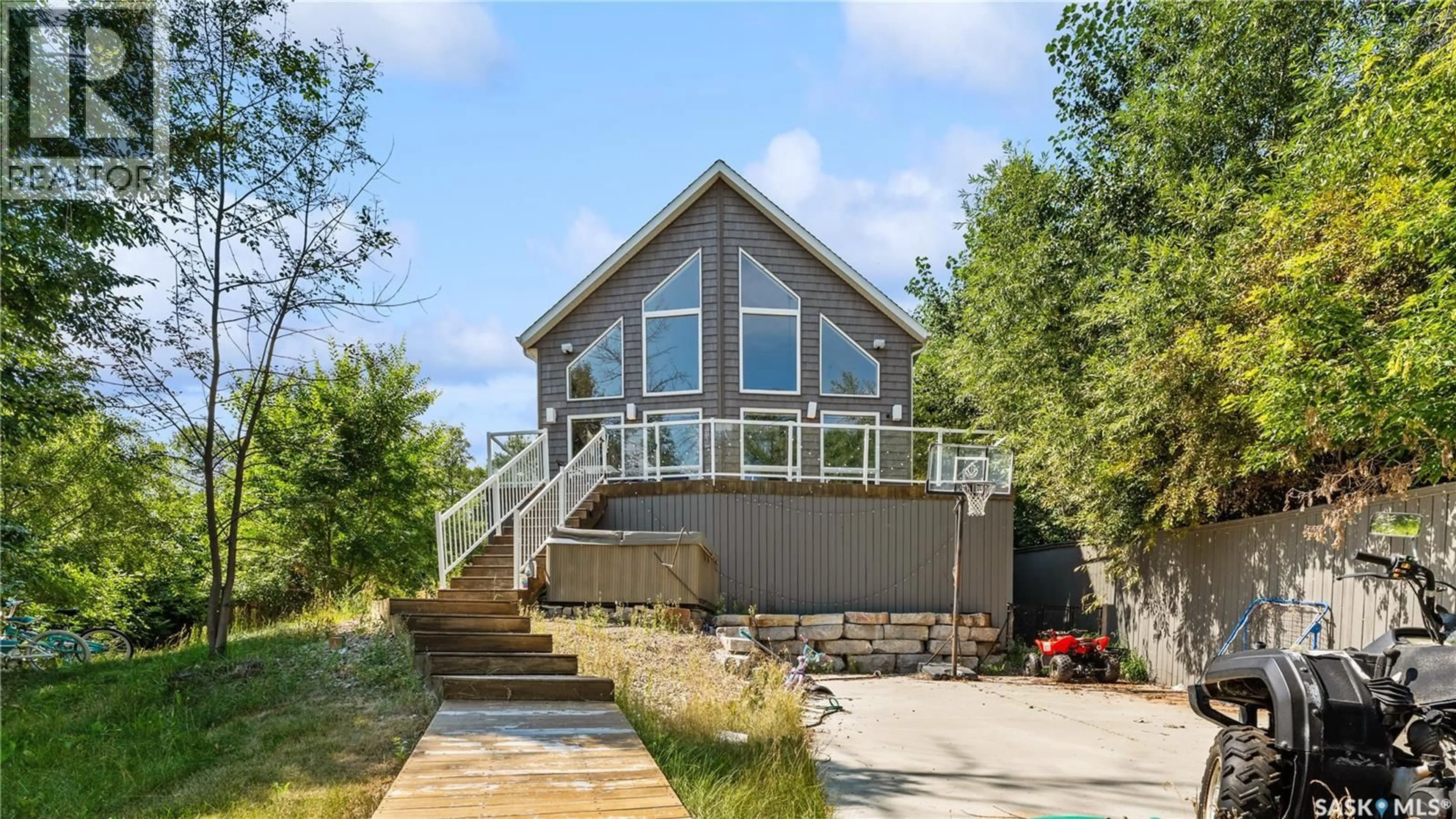 Home with vinyl exterior material, water/lake/river/ocean view for 19 ROSE CRESCENT, Pike Lake Provincial Park Saskatchewan S7T1A1