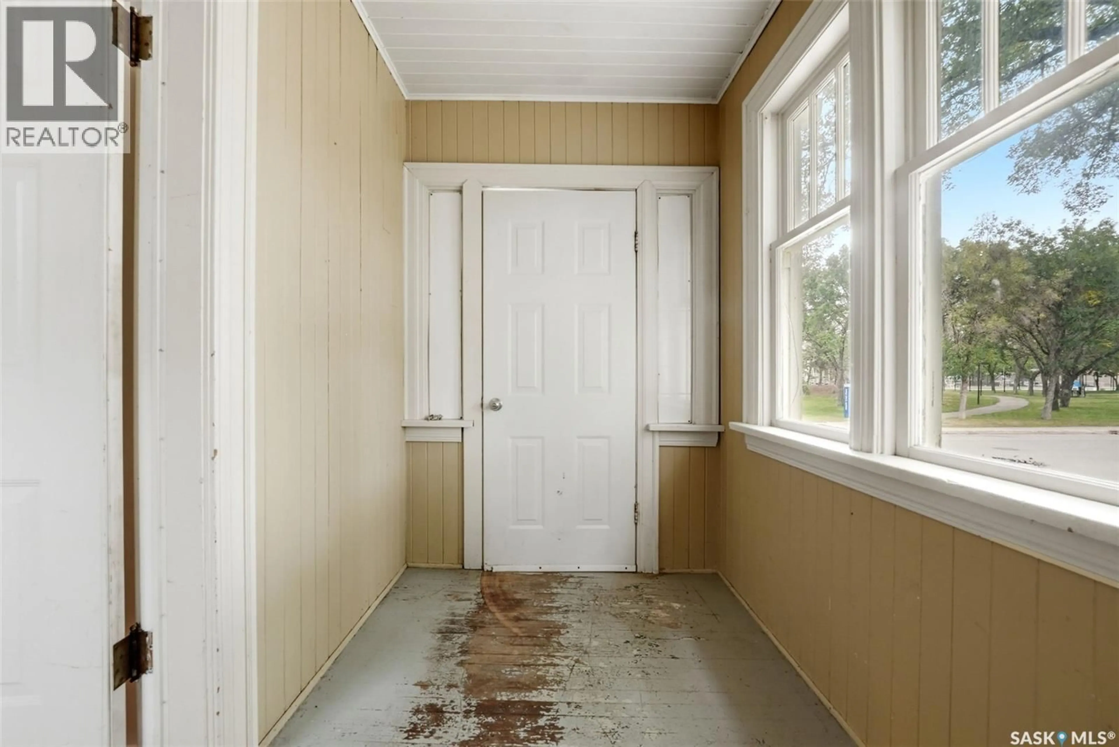 A pic of a room for 1209 14TH AVENUE, Regina Saskatchewan S4P0W4