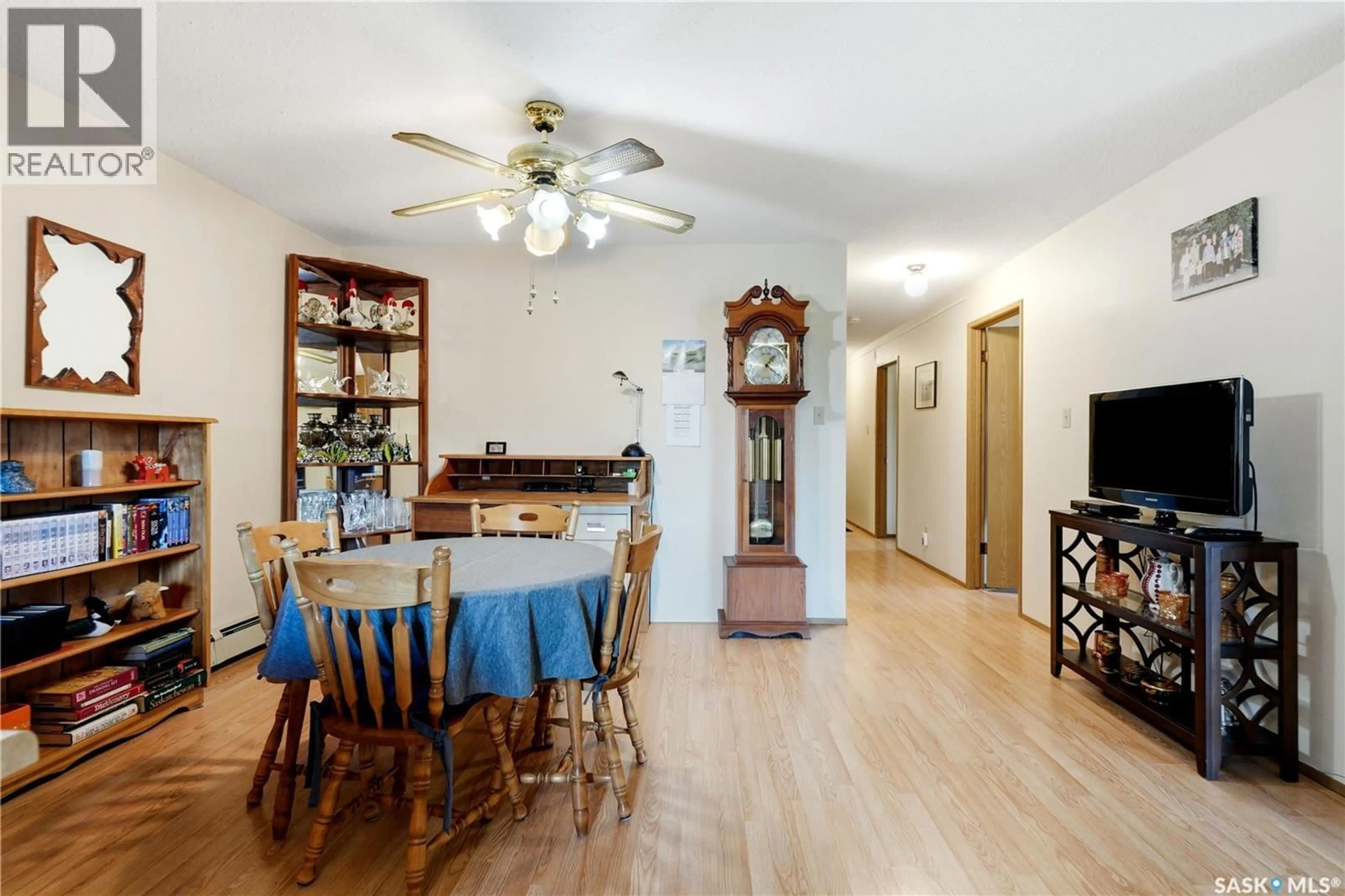 Dining room, wood/laminate floor for 308 - 3140 LOUISE STREET, Saskatoon Saskatchewan S7J3L8