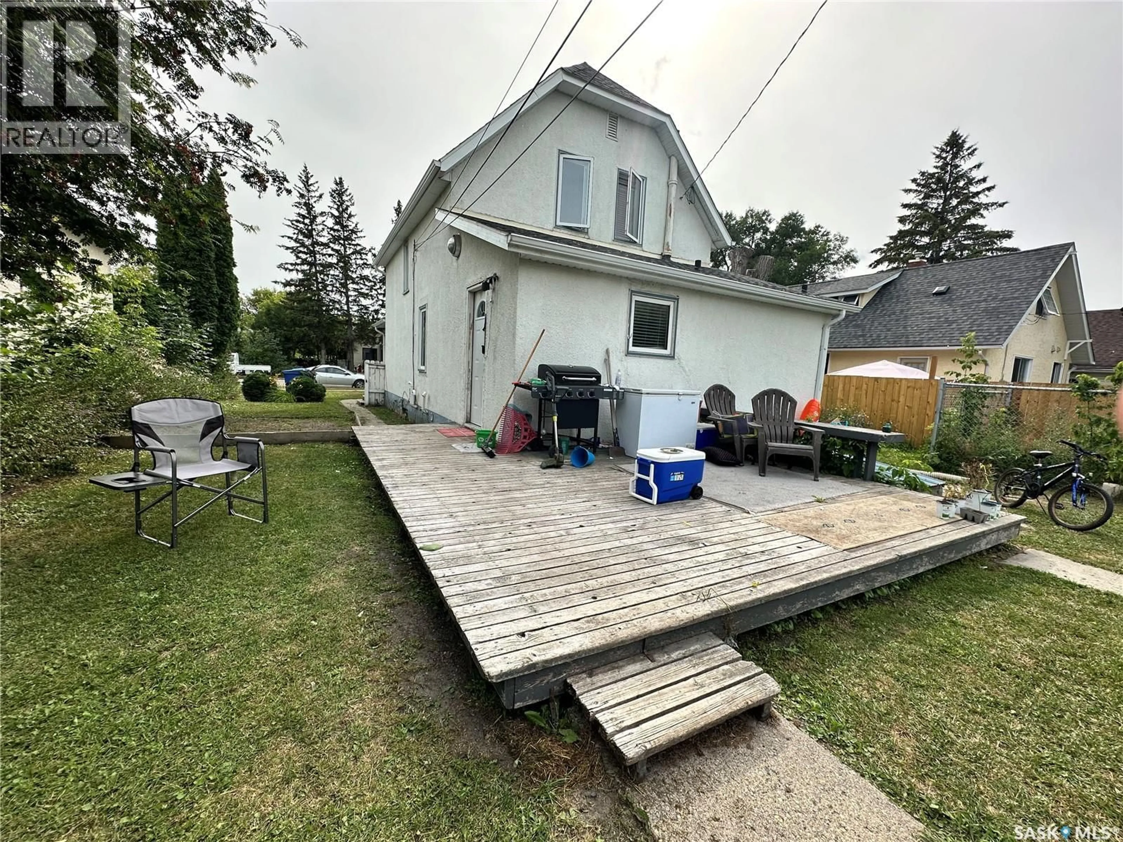 A pic from outside/outdoor area/front of a property/back of a property/a pic from drone, street for 118 5TH AVENUE, Melville Saskatchewan S0A2P0