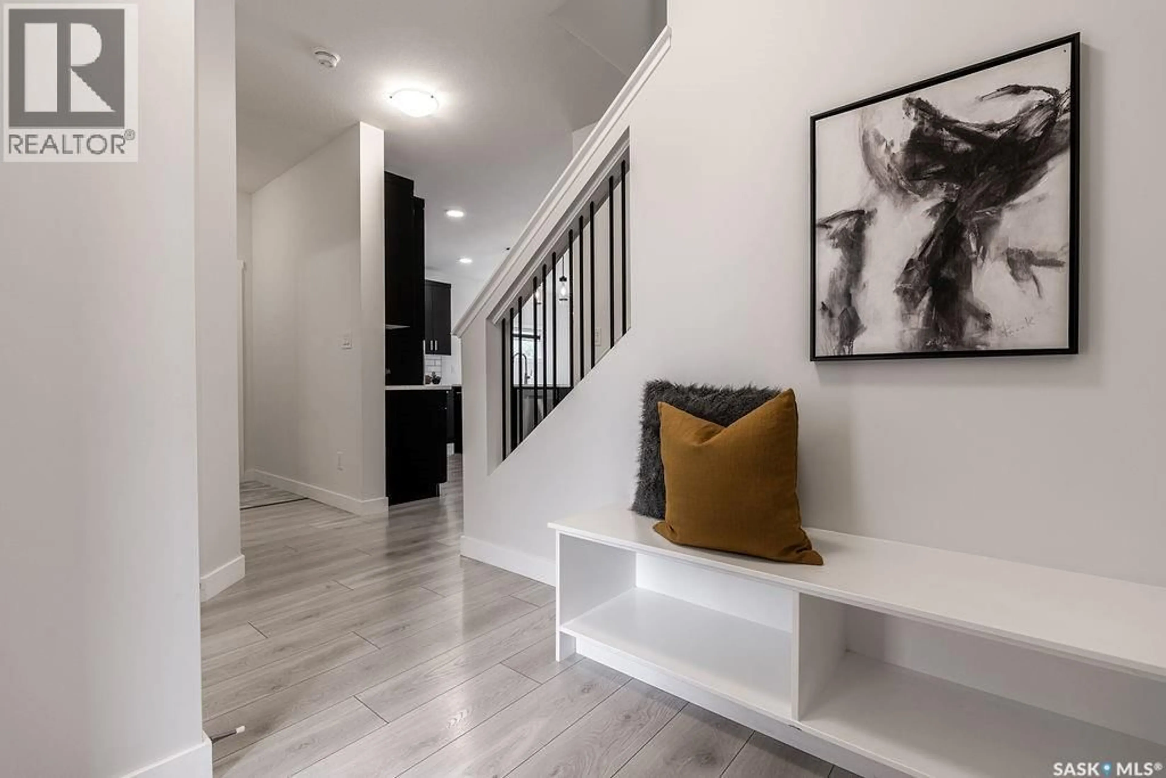 Indoor entryway for 213 DUBOIS CRESCENT, Saskatoon Saskatchewan S7V0R4
