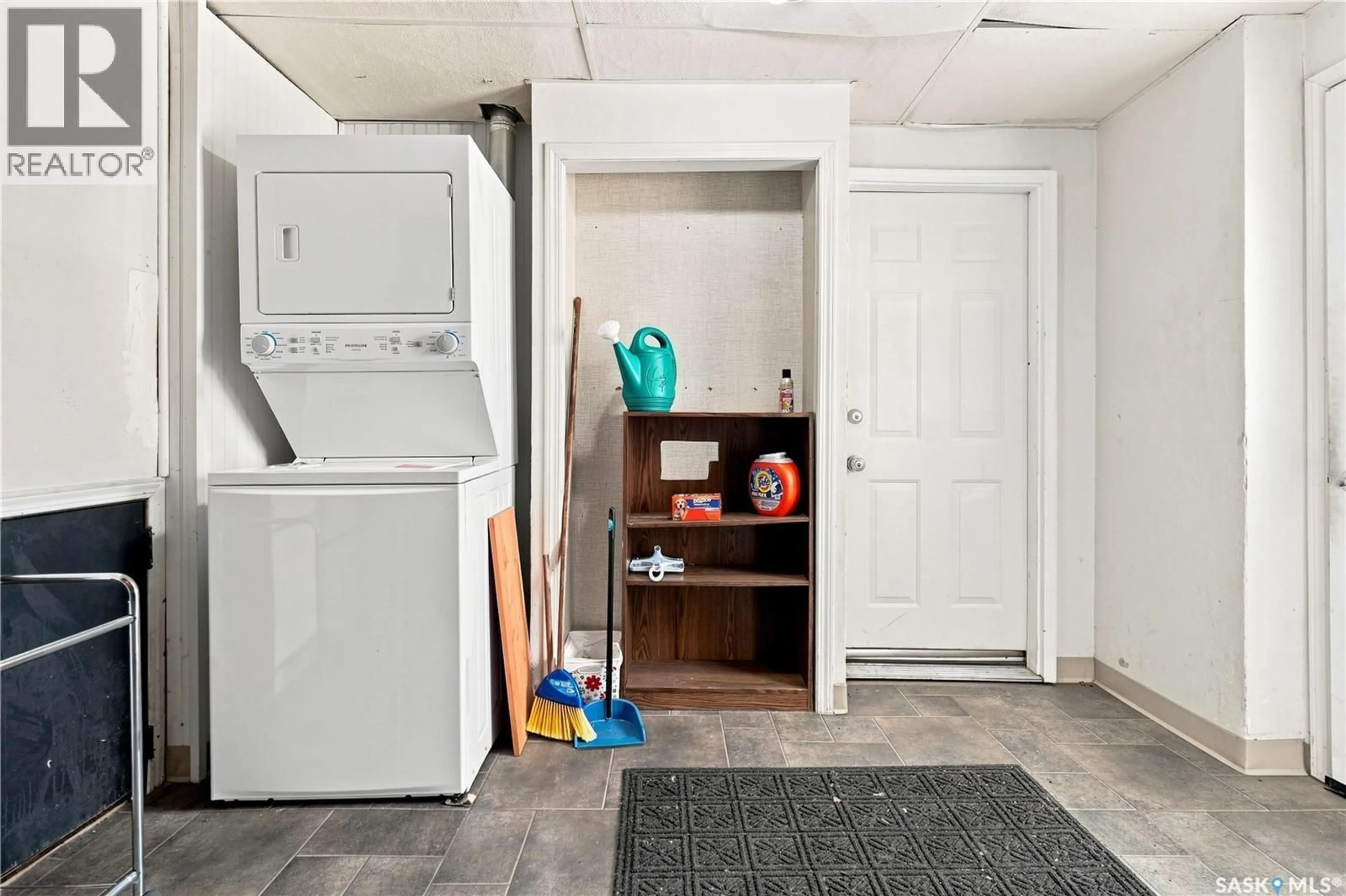 Laundry room for 1020 WARNER STREET, Moose Jaw Saskatchewan S6H5S5