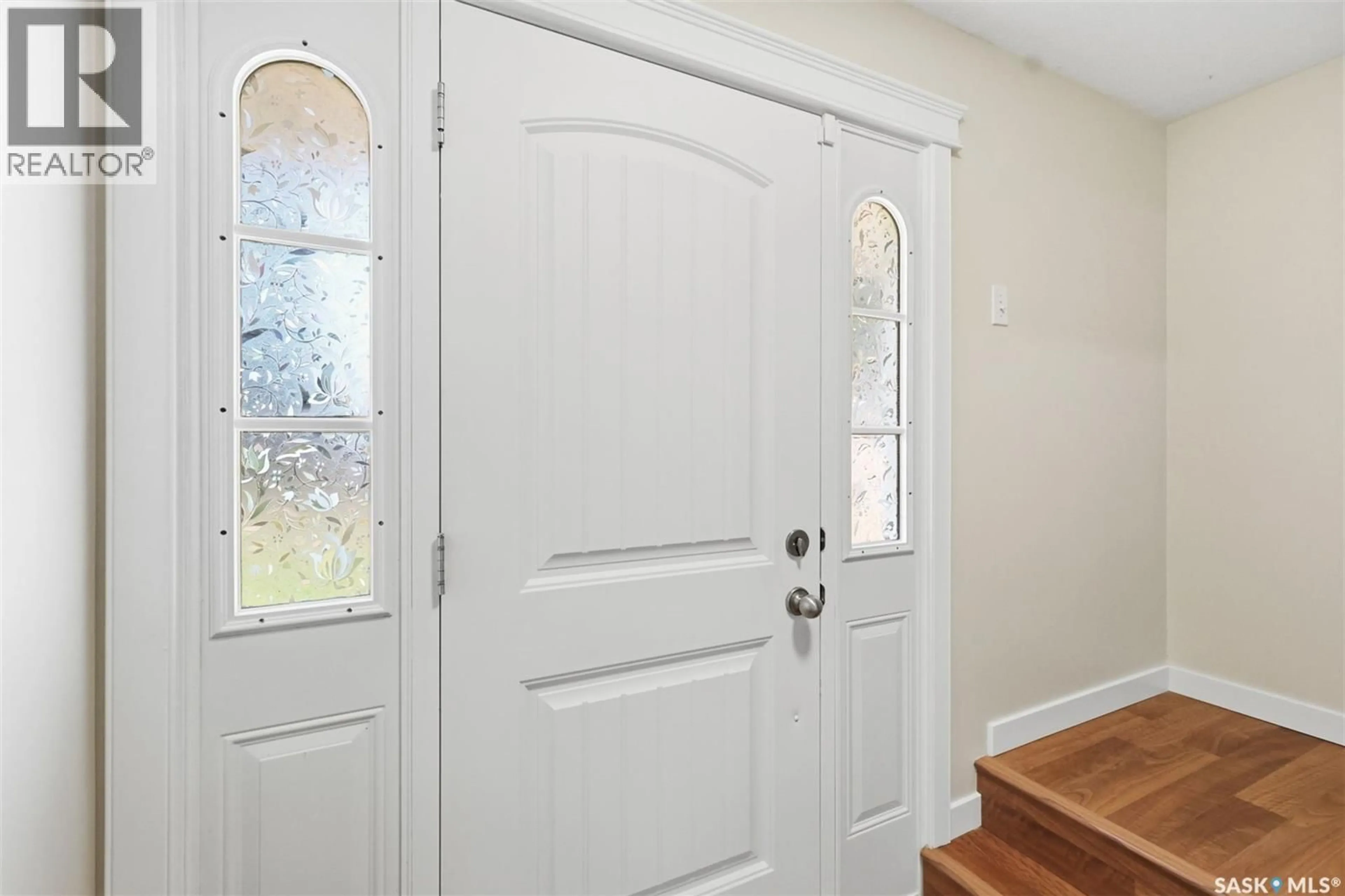 Indoor entryway for 229 ANDERSON CRESCENT, Saskatoon Saskatchewan S7H4A1