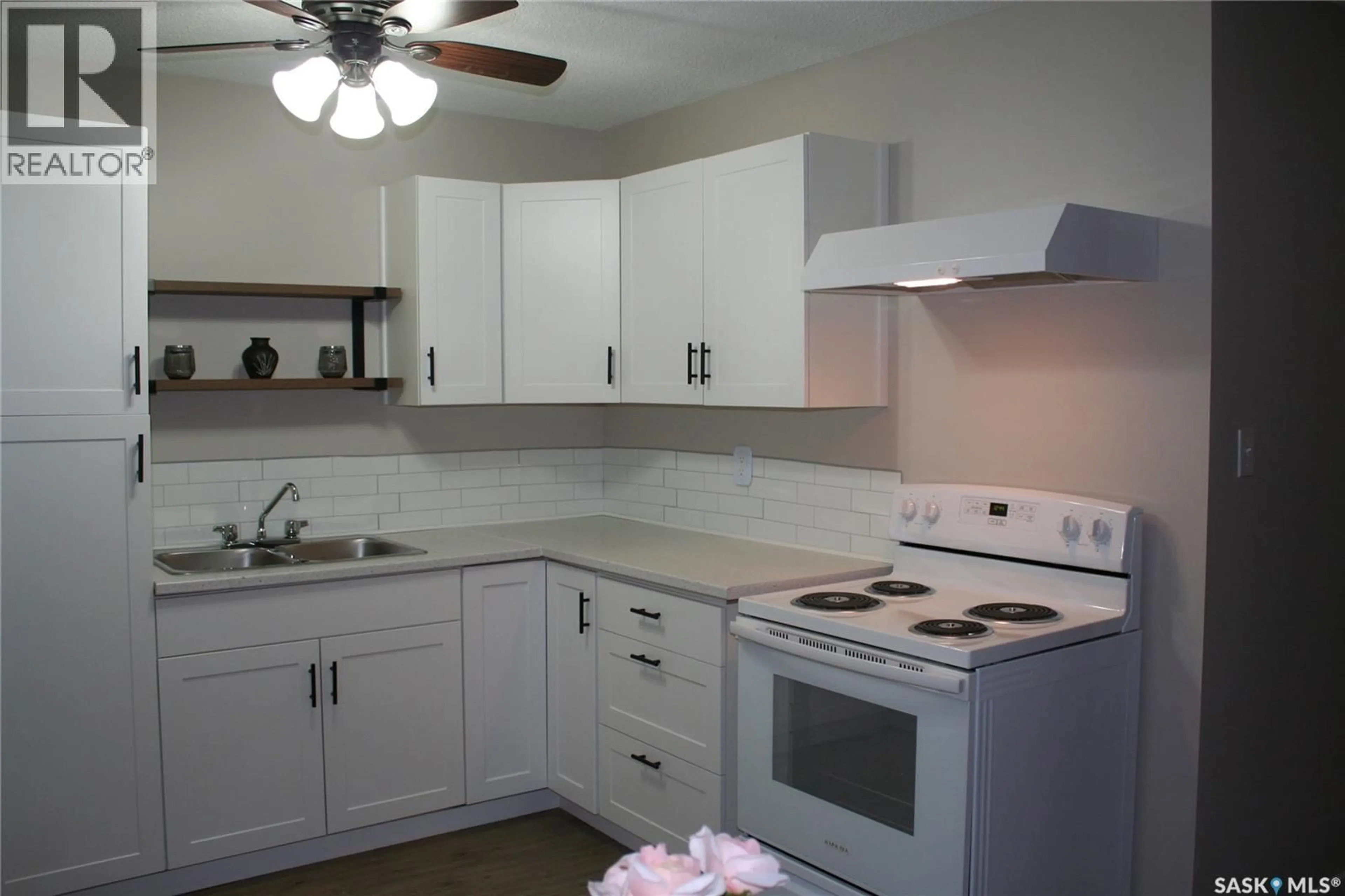 Standard kitchen, unknown for 6 - 4505 RAE STREET, Regina Saskatchewan S4S3B2