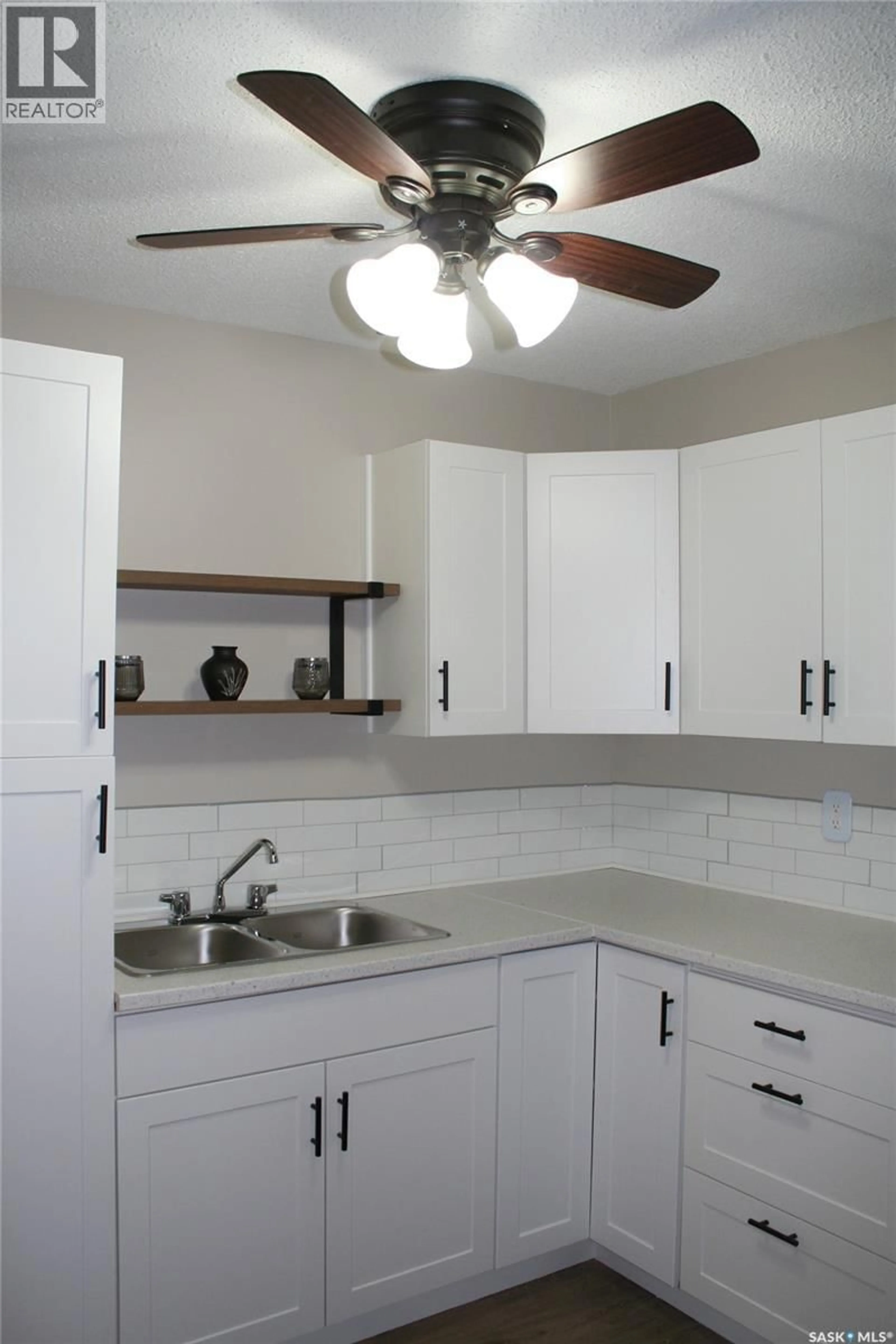 Standard kitchen, ceramic/tile floor for 6 - 4505 RAE STREET, Regina Saskatchewan S4S3B2