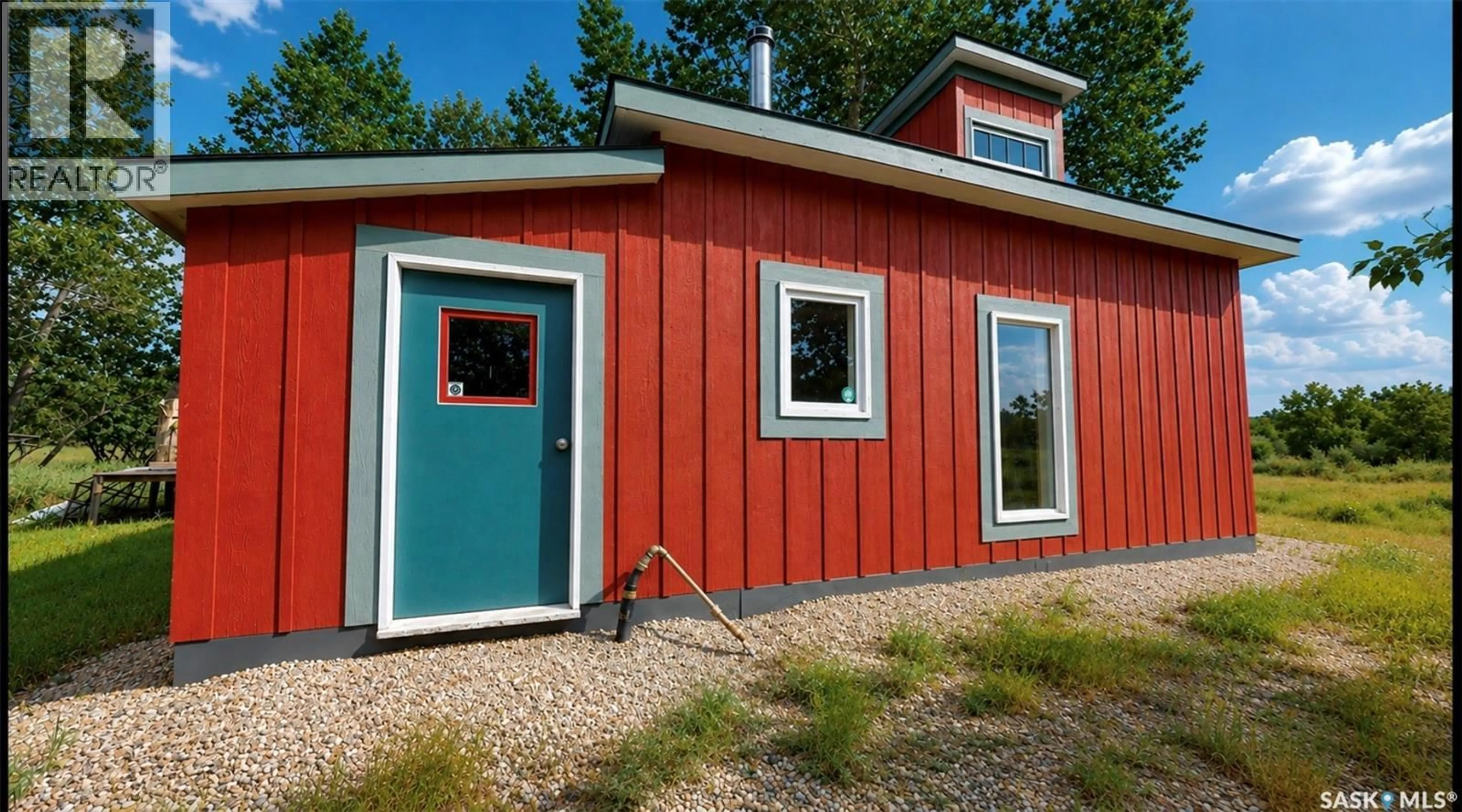 Home with vinyl exterior material, building for 2 CHIMNEY COULEE ROAD, Eastend Saskatchewan S0N0T0