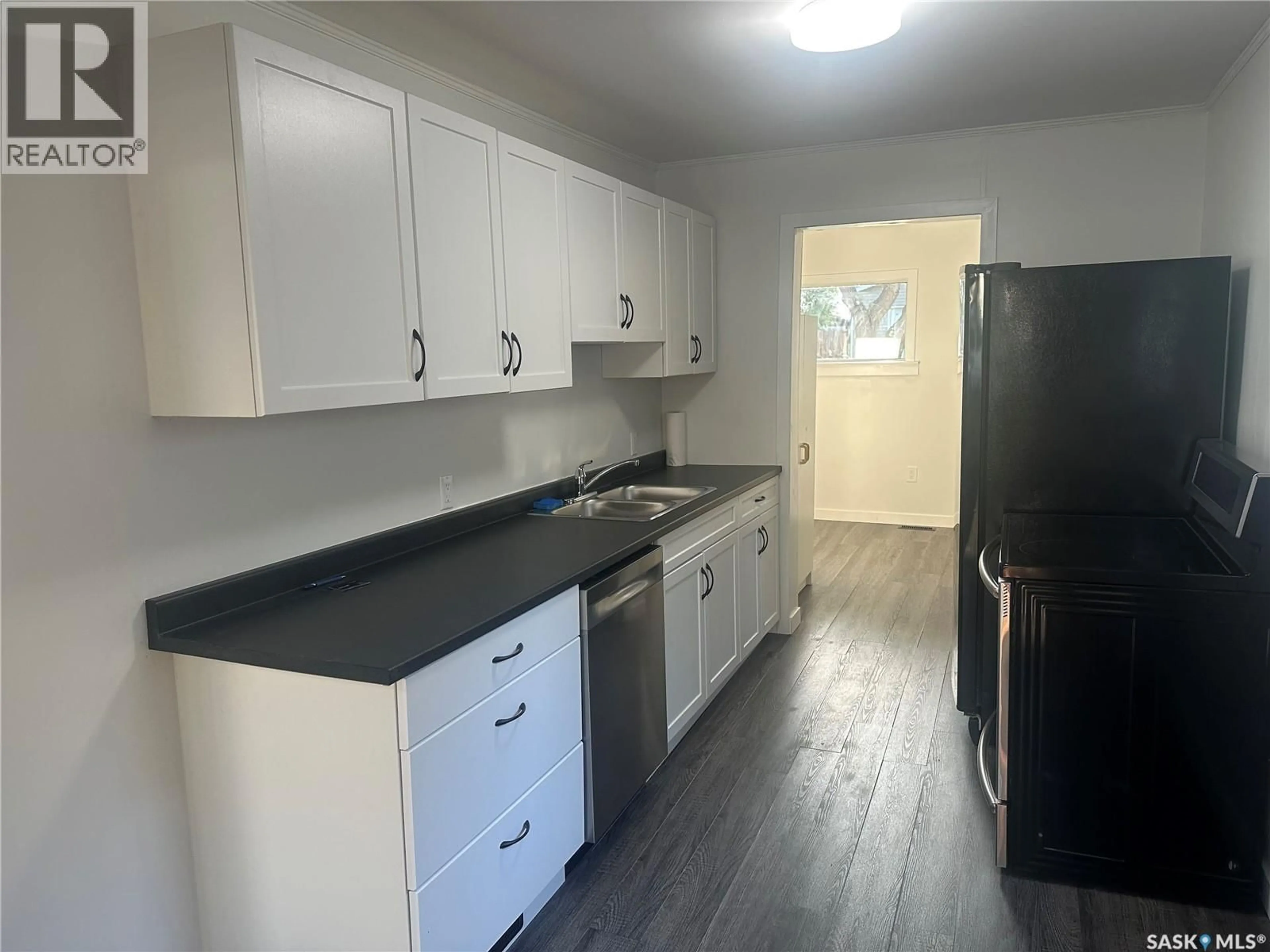 Standard kitchen, unknown for 1841 YORK STREET, Regina Saskatchewan S4T4R3