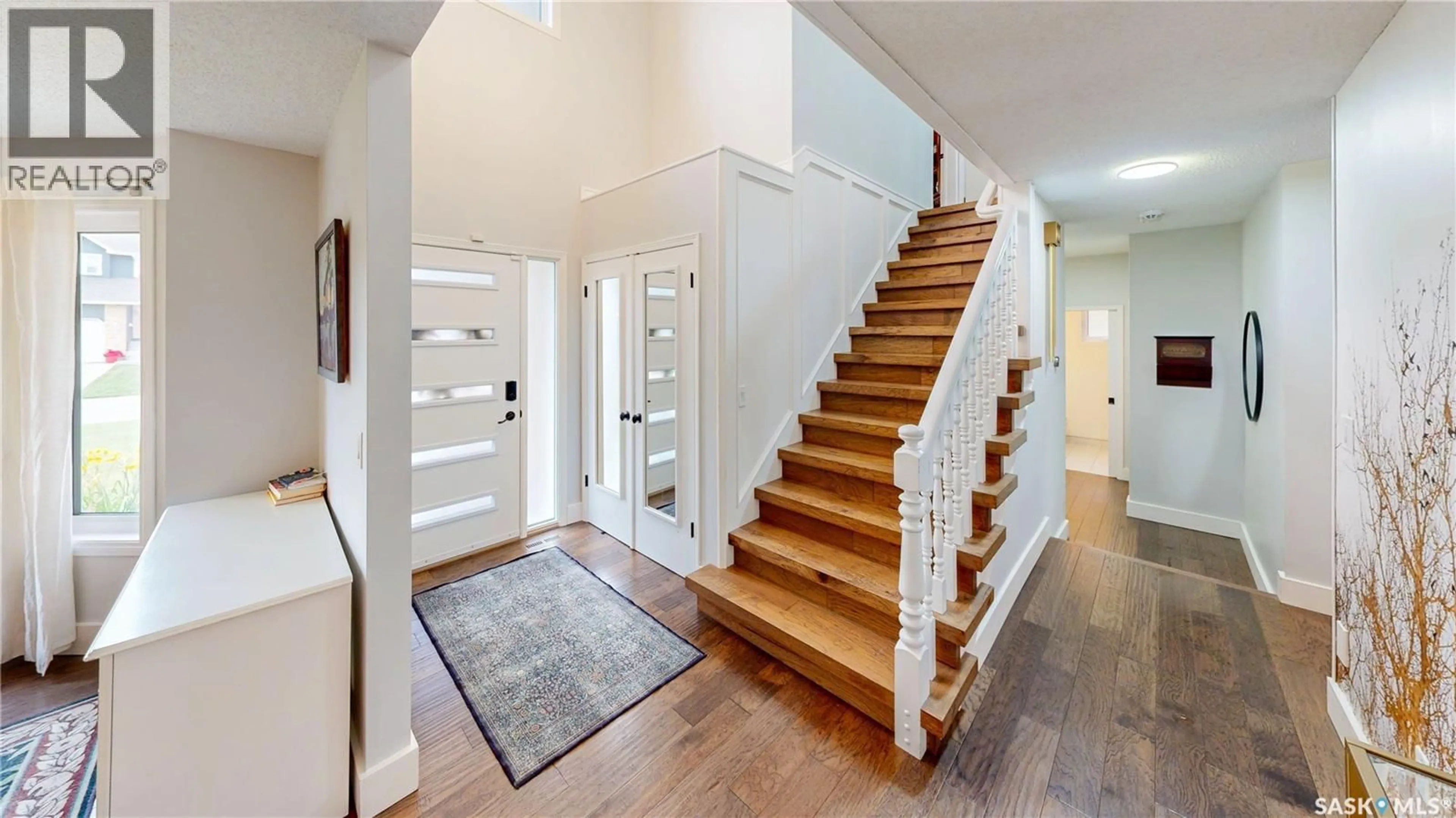 Indoor entryway for 7551 BUTLER BAY, Regina Saskatchewan S4Y1B9