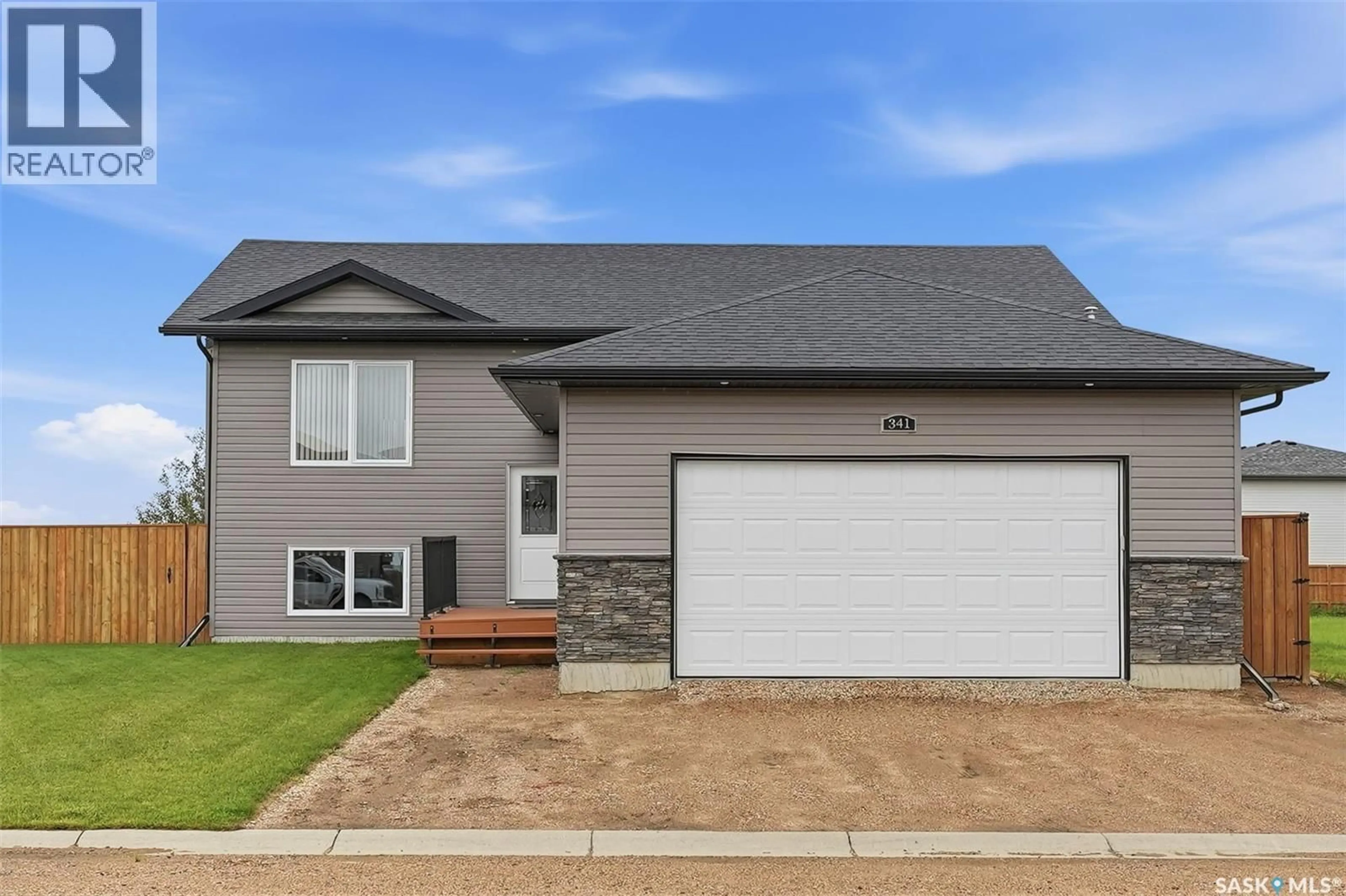 Home with vinyl exterior material, street for 341 HAMM COURT, Aberdeen Saskatchewan S0K0A0