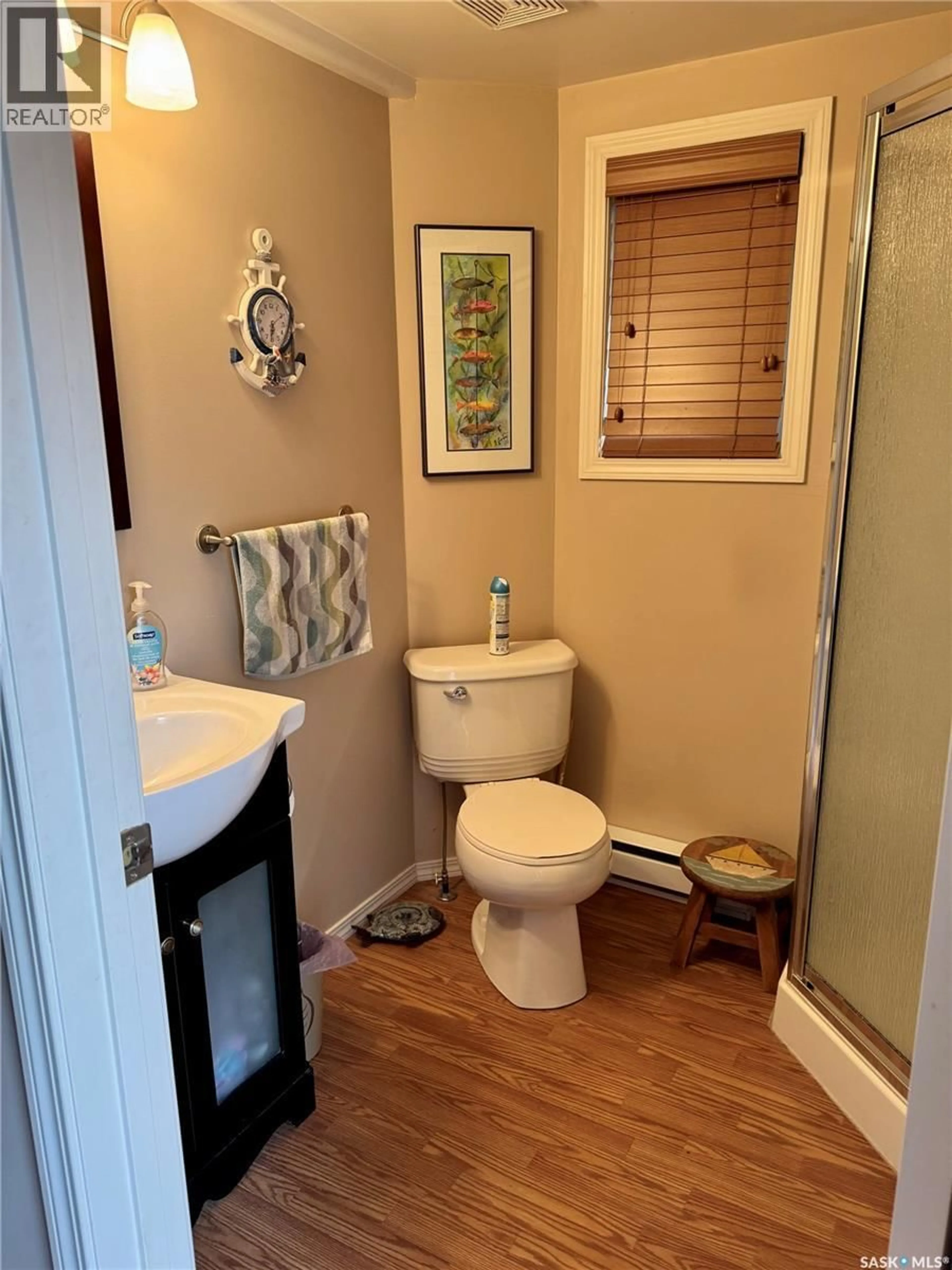 Standard bathroom, unknown for 1561 EAGLE, Prince Albert National Park Saskatchewan S0J2Y0