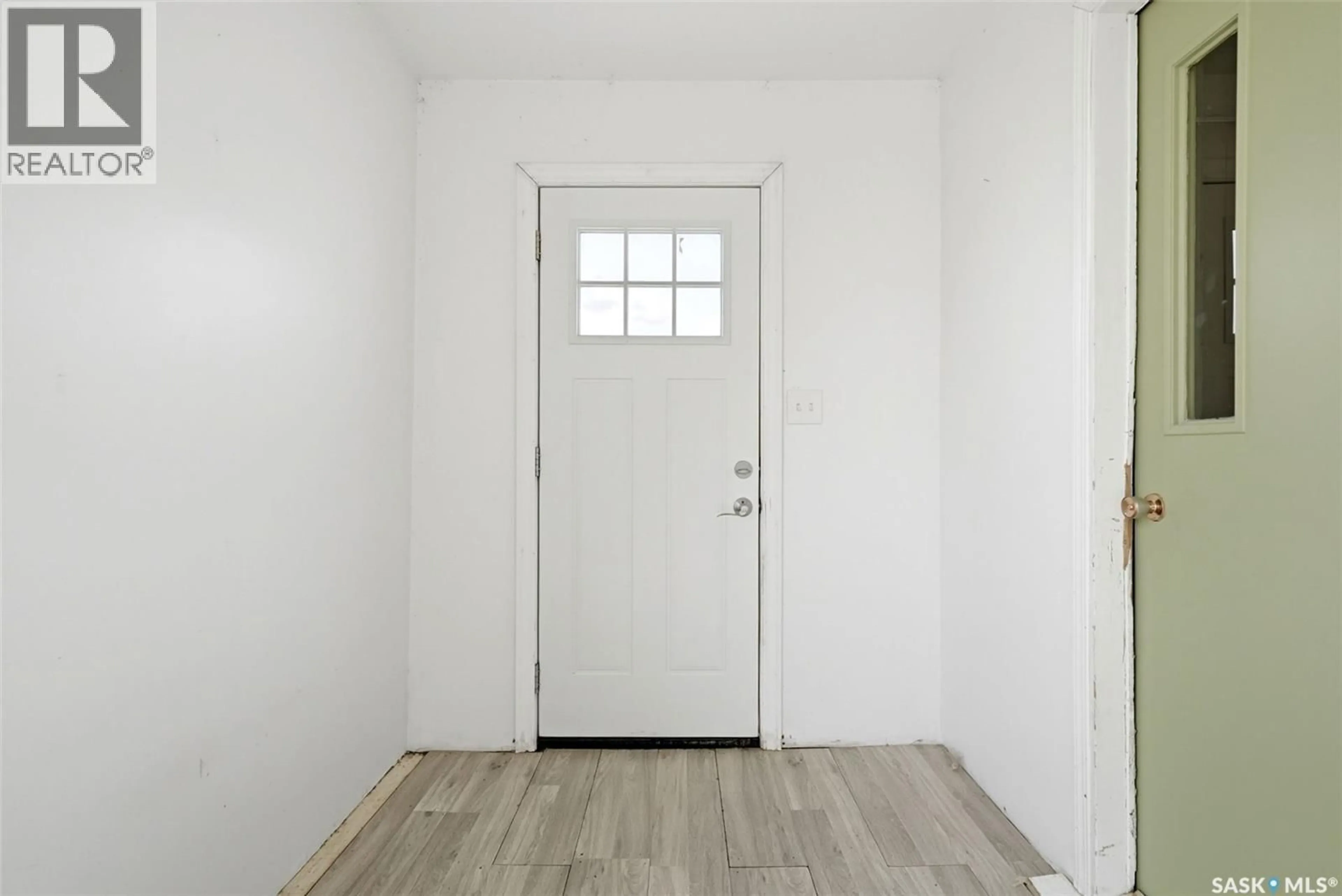 Indoor entryway for KANAK ACREAGE, Caledonia Rm No. 99 Saskatchewan S0G3L0