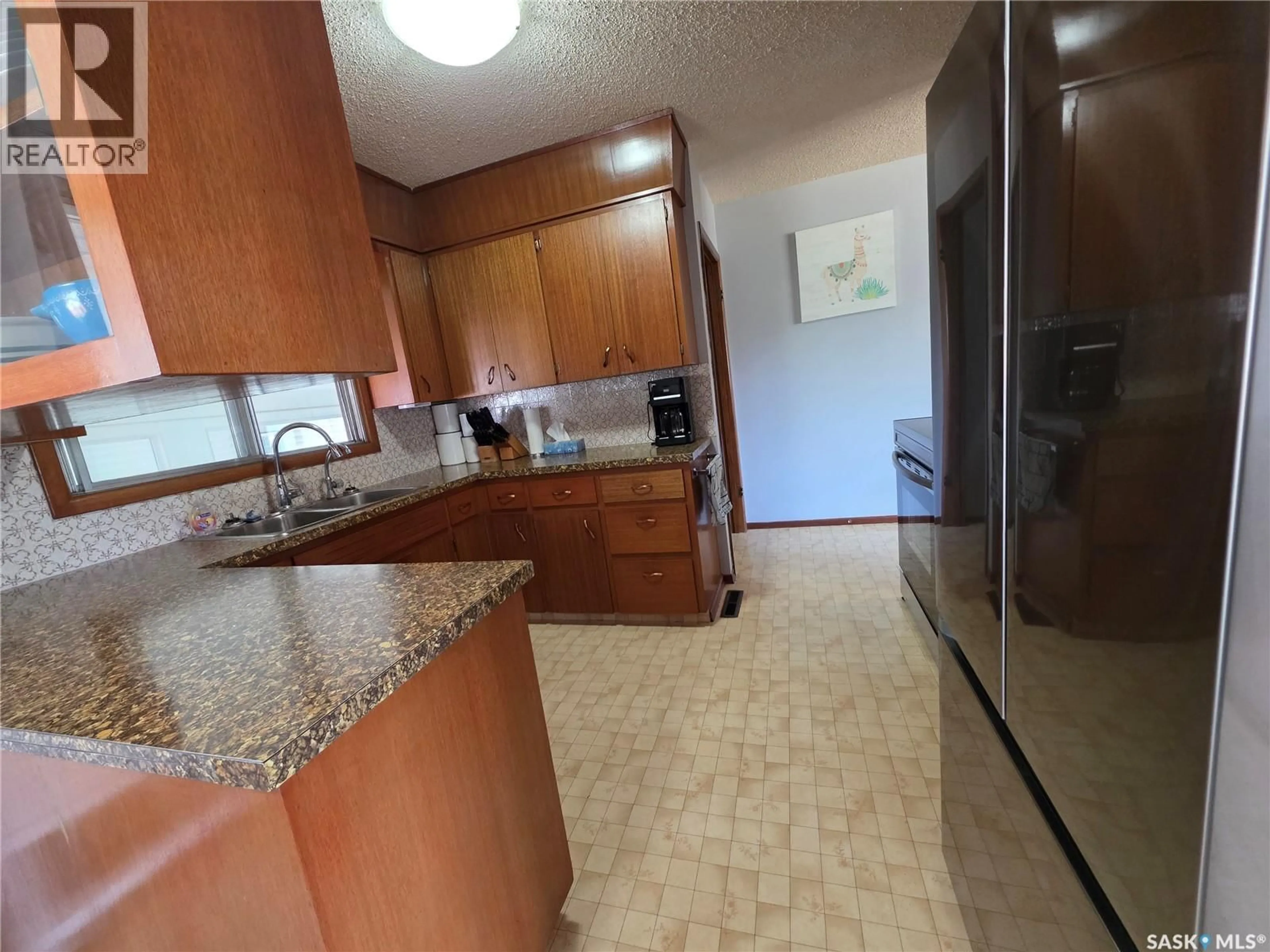Standard kitchen, unknown for 531 2ND AVENUE, Swift Current Saskatchewan S9H3J9