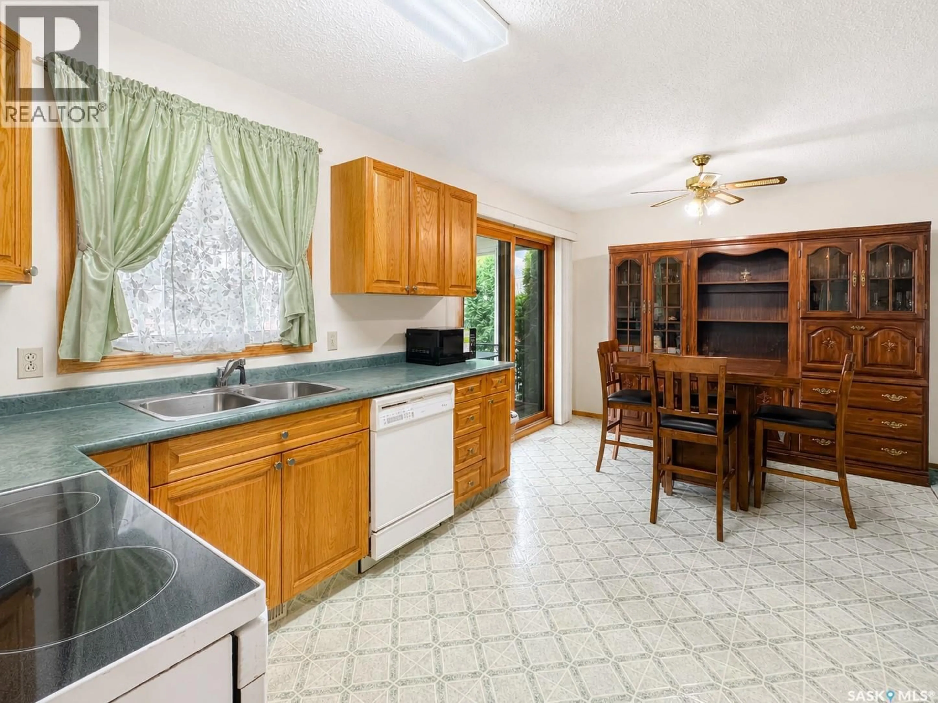 Standard kitchen, ceramic/tile floor for 9014 DEANS CRESCENT, North Battleford Saskatchewan S9A3H7
