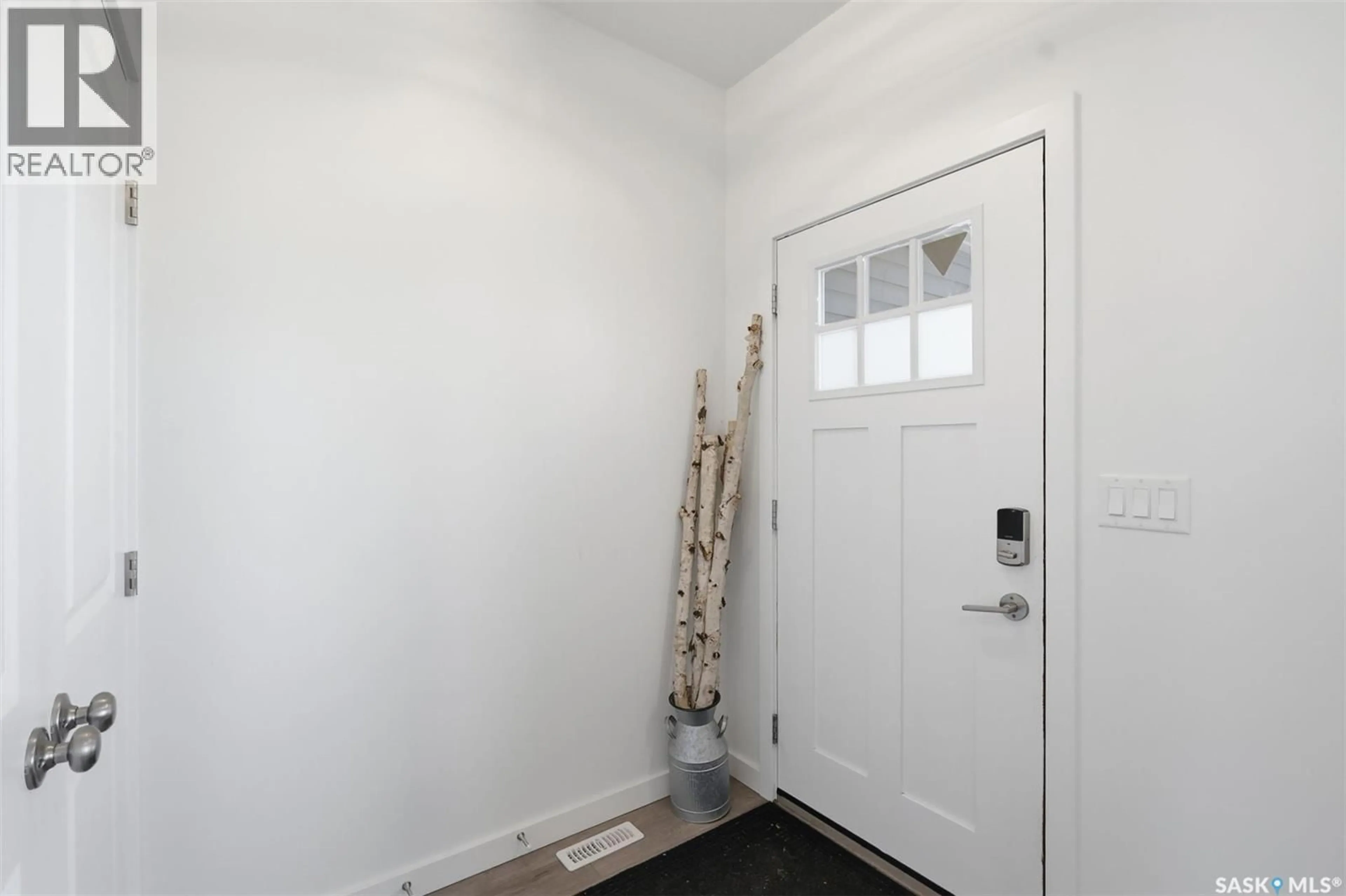 Indoor entryway for 520 BRIGHTON GATE, Saskatoon Saskatchewan S7V0V6