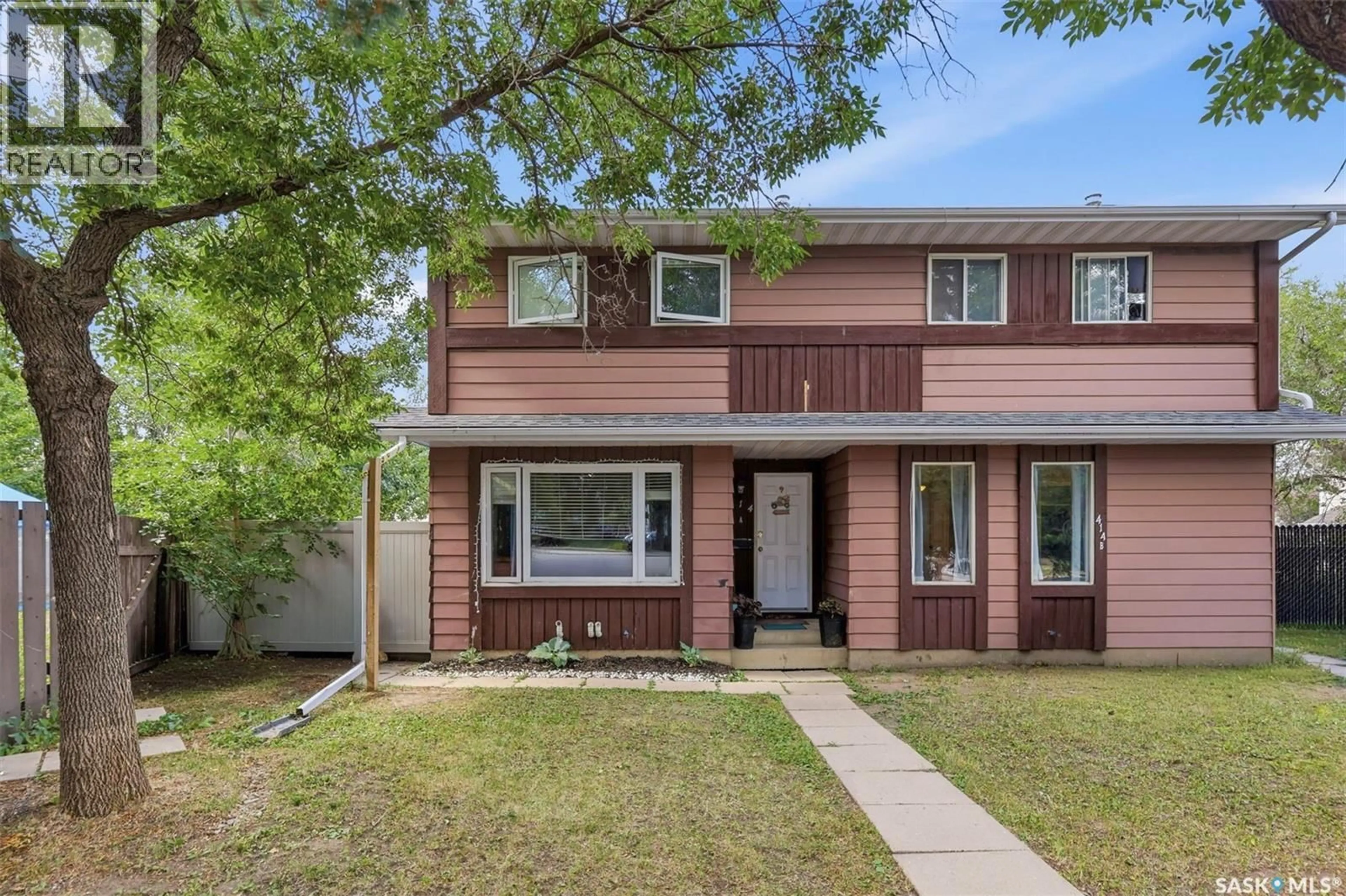Home with vinyl exterior material, street for A & B - 414 GARDINER PLACE, Saskatoon Saskatchewan S7N2S9