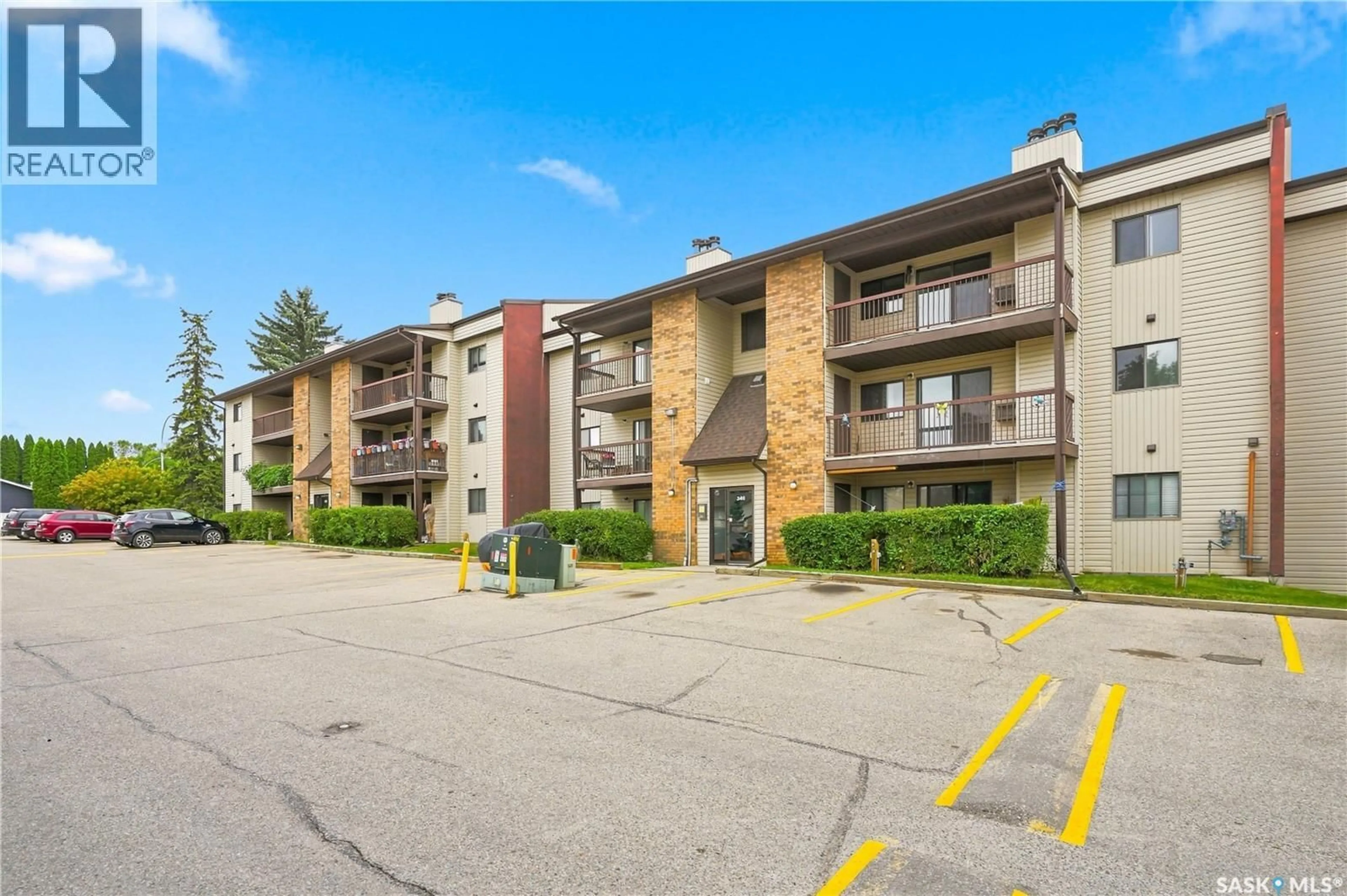Patio, unknown for 302 345 KINGSMERE BOULEVARD, Saskatoon Saskatchewan S7J4J6