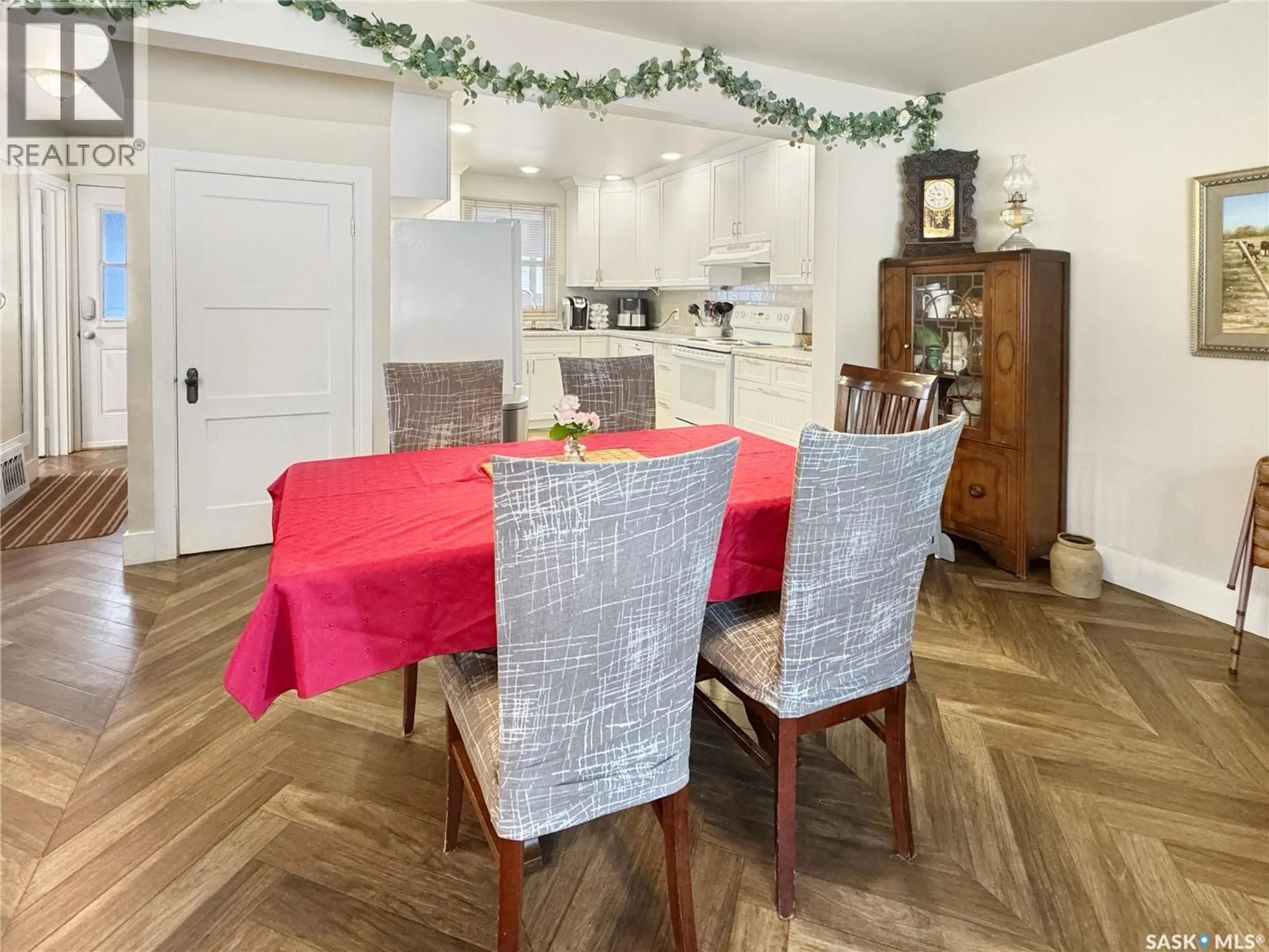 Dining room, unknown for 1602 97TH STREET, North Battleford Saskatchewan S9A0K6