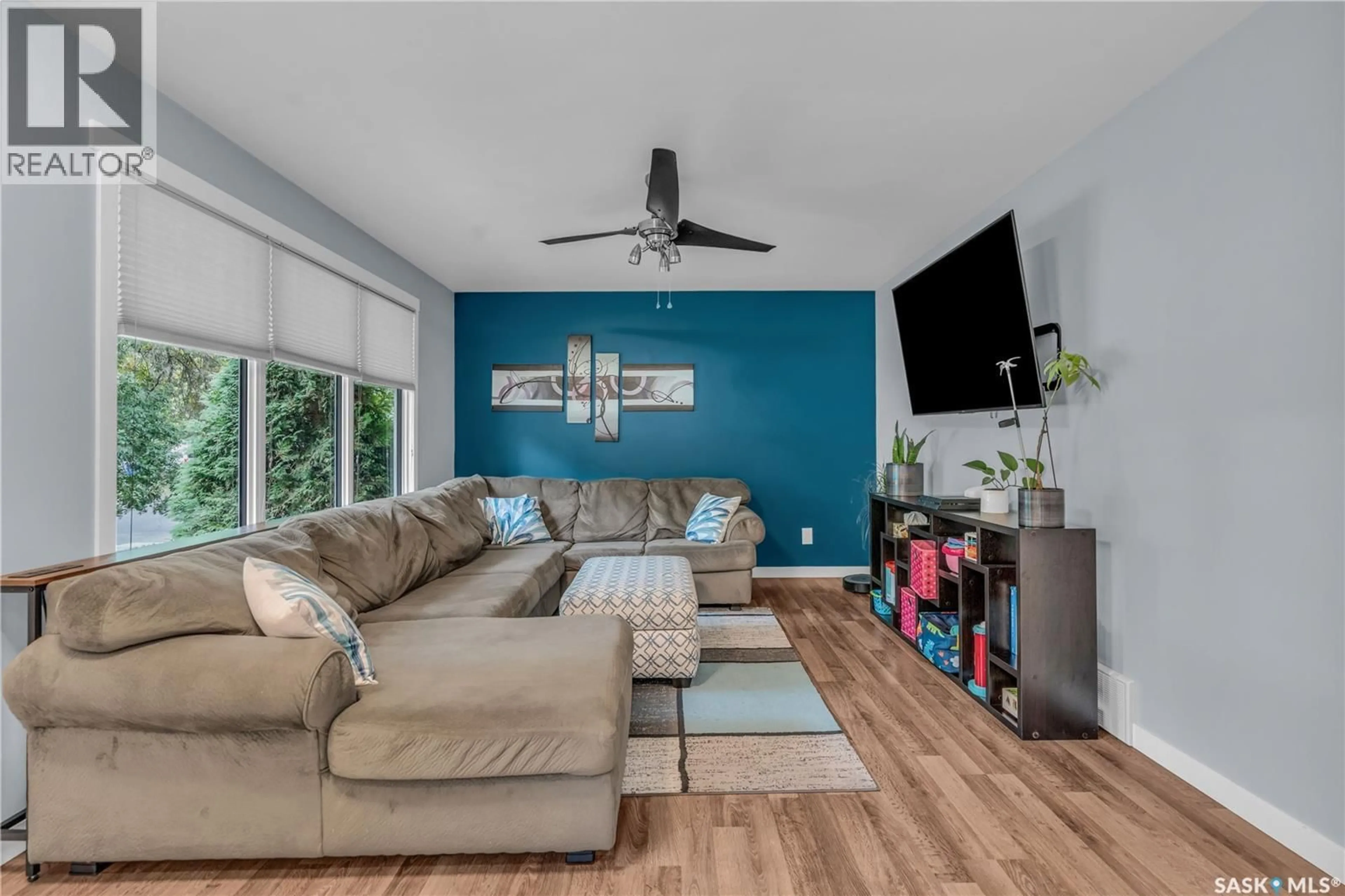 Living room with furniture, unknown for 26 FYFE STREET, Regina Saskatchewan S4X1J8
