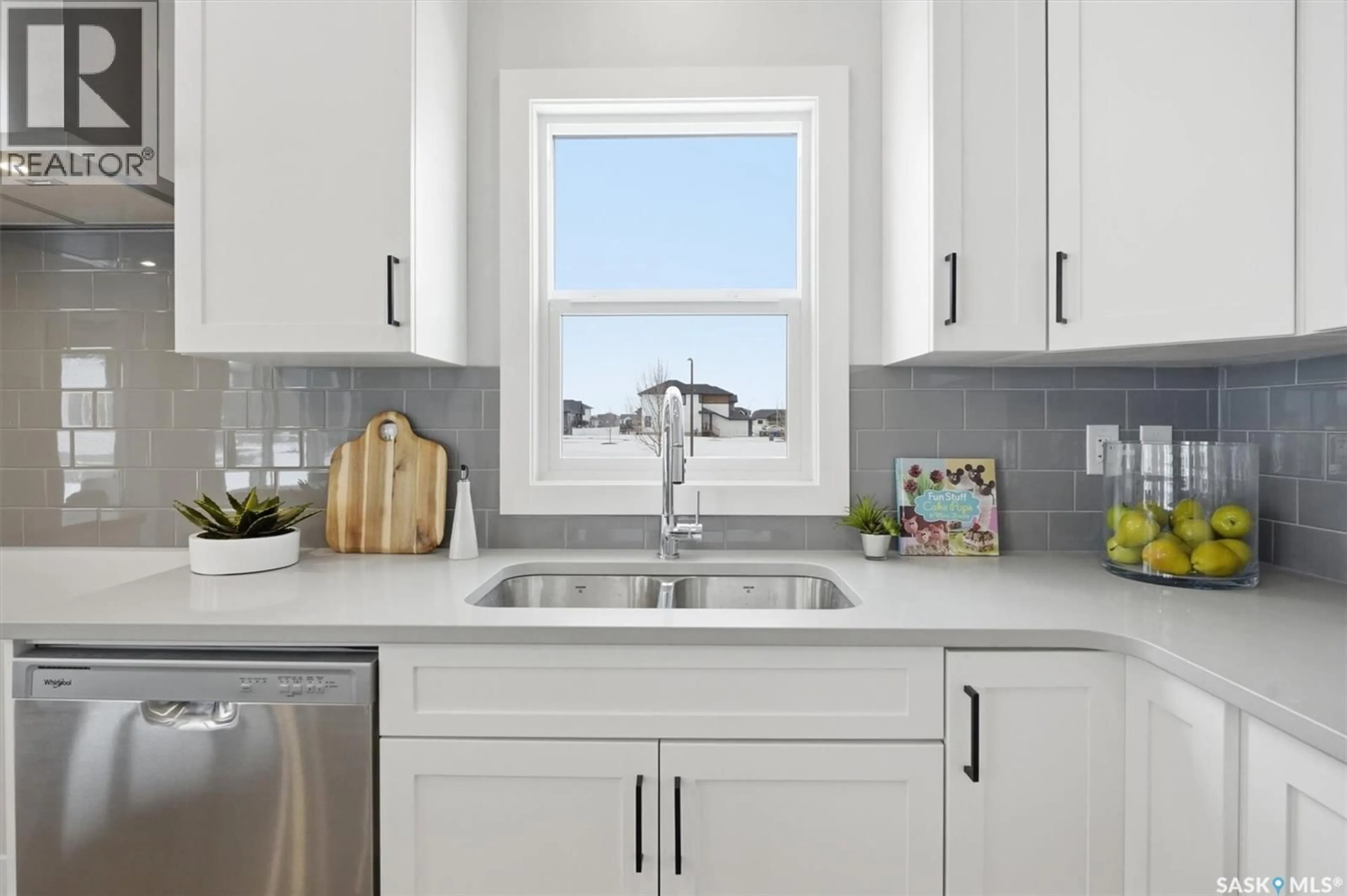 Contemporary kitchen, ceramic/tile floor for 1238 YUEL WAY, Saskatoon Saskatchewan S7V0S1