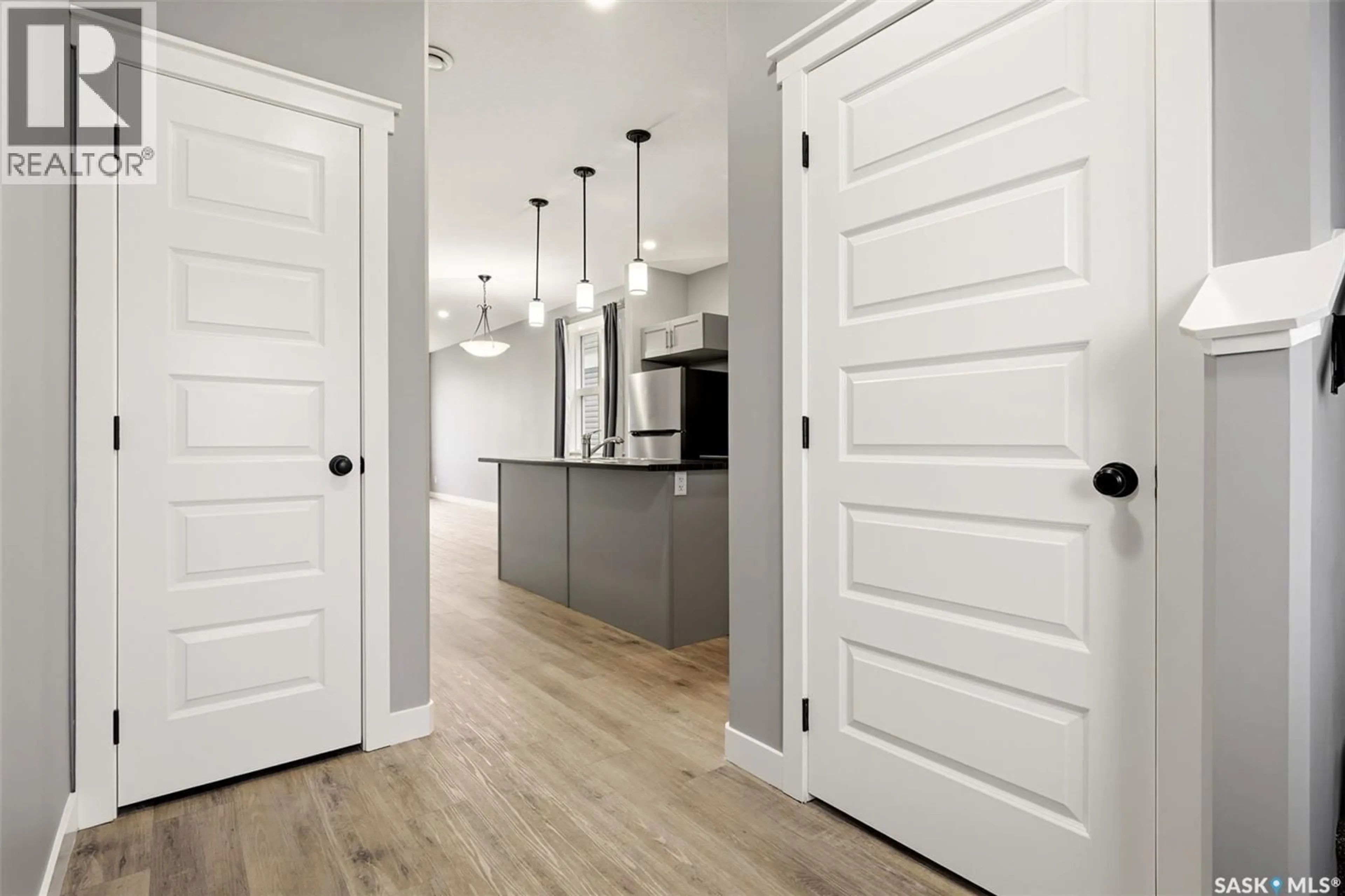 Indoor entryway for 5 3960 7TH AVENUE, Regina Saskatchewan S4N7L9