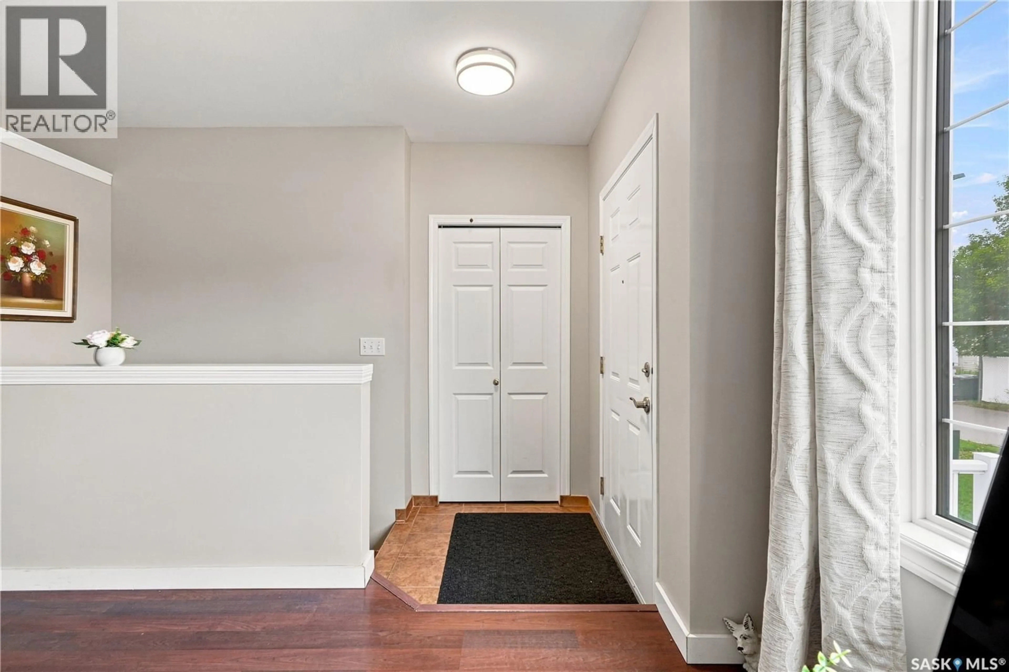 Indoor entryway for 18 143 GROPPER CRESCENT, Saskatoon Saskatchewan S7M5W2
