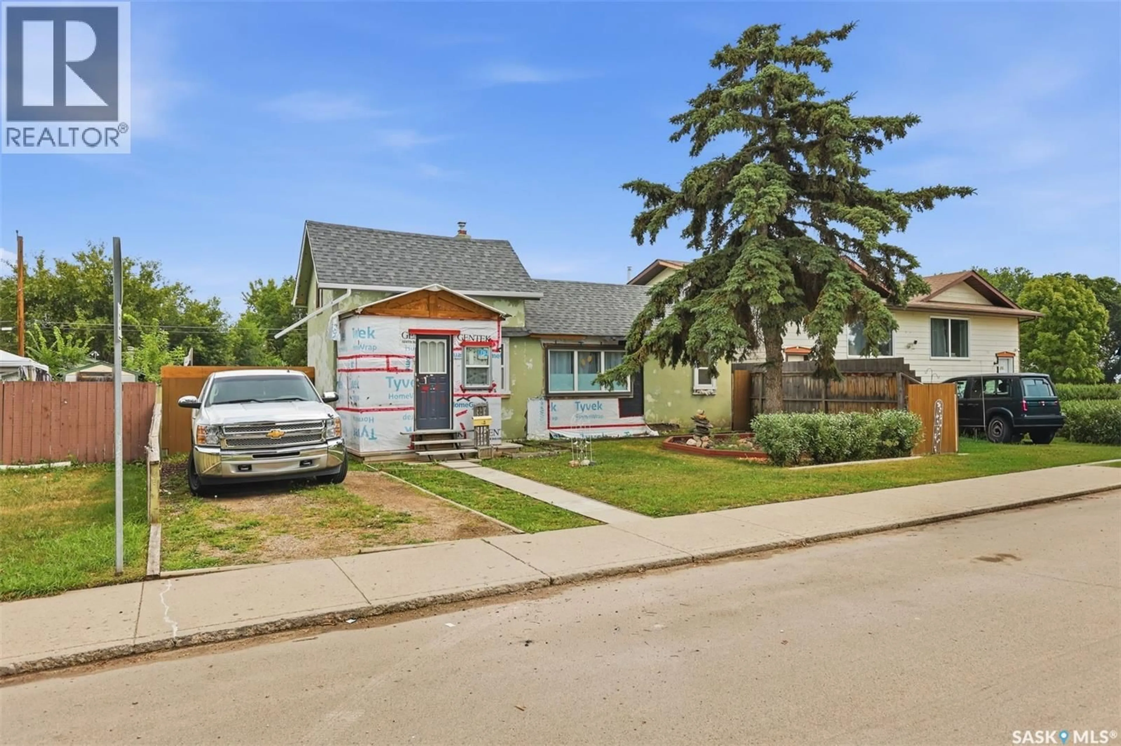 Unknown for 450 Y AVENUE, Saskatoon Saskatchewan S7M3J9